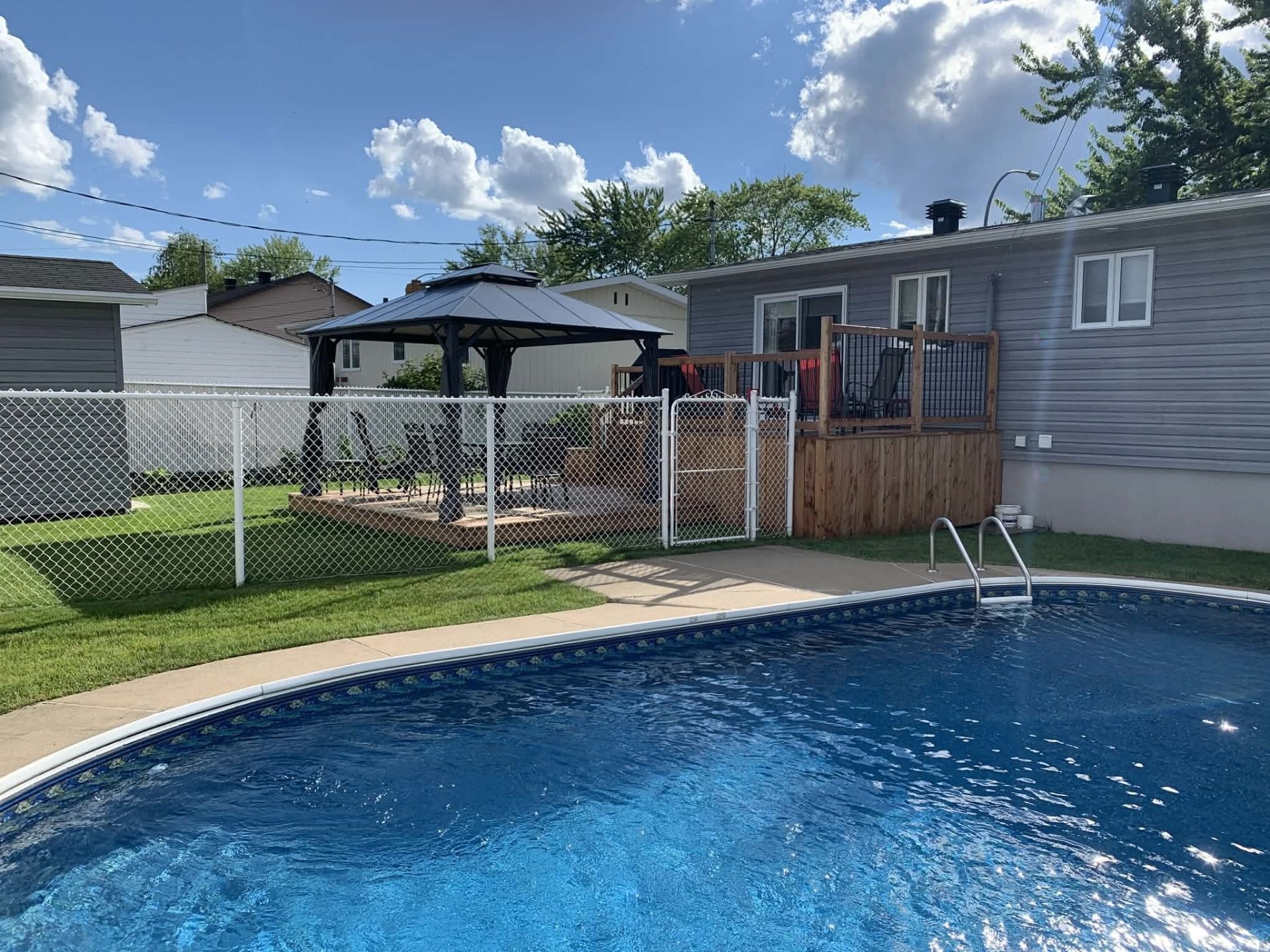 









1365


Place Alfred-DesRochers

,
Sainte-Catherine,




QC
J5C1E3

