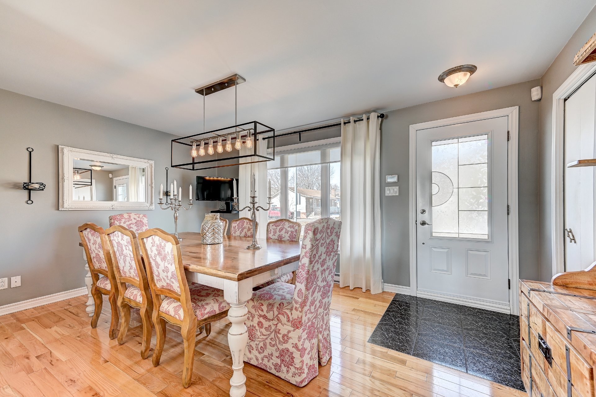 









1365


Place Alfred-DesRochers

,
Sainte-Catherine,




QC
J5C1E3

