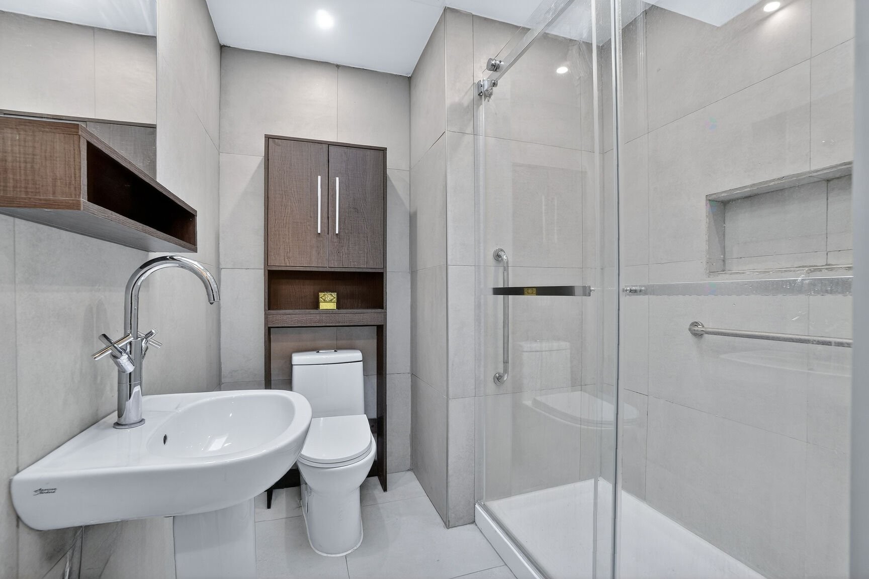 









185

 - 187


Rue Varry

,
Montréal (Saint-Laurent),




QC
H4N1A4

