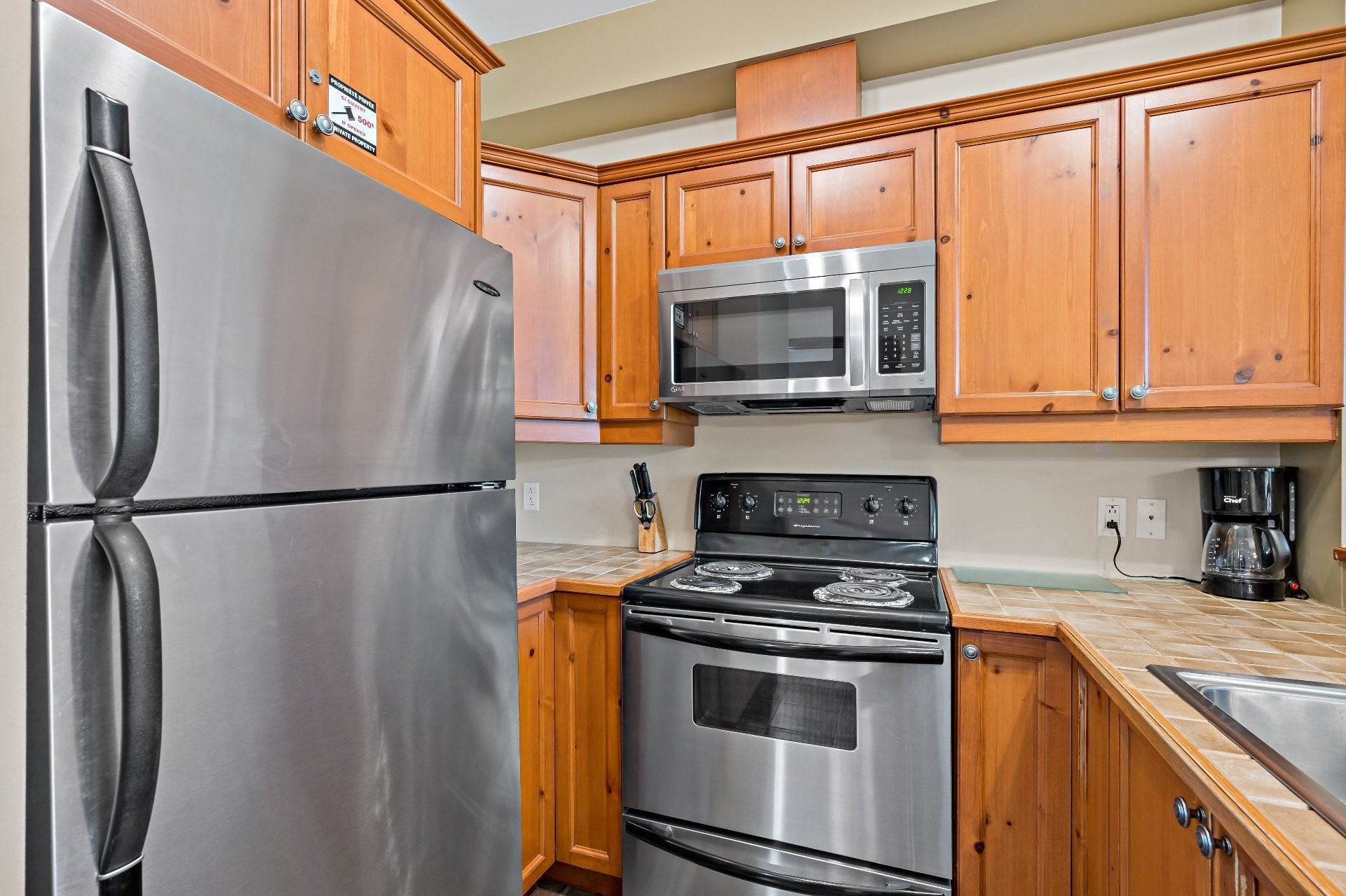 









225


Rue du Mont-Plaisant

, 7,
Mont-Tremblant,




QC
J8E1L2

