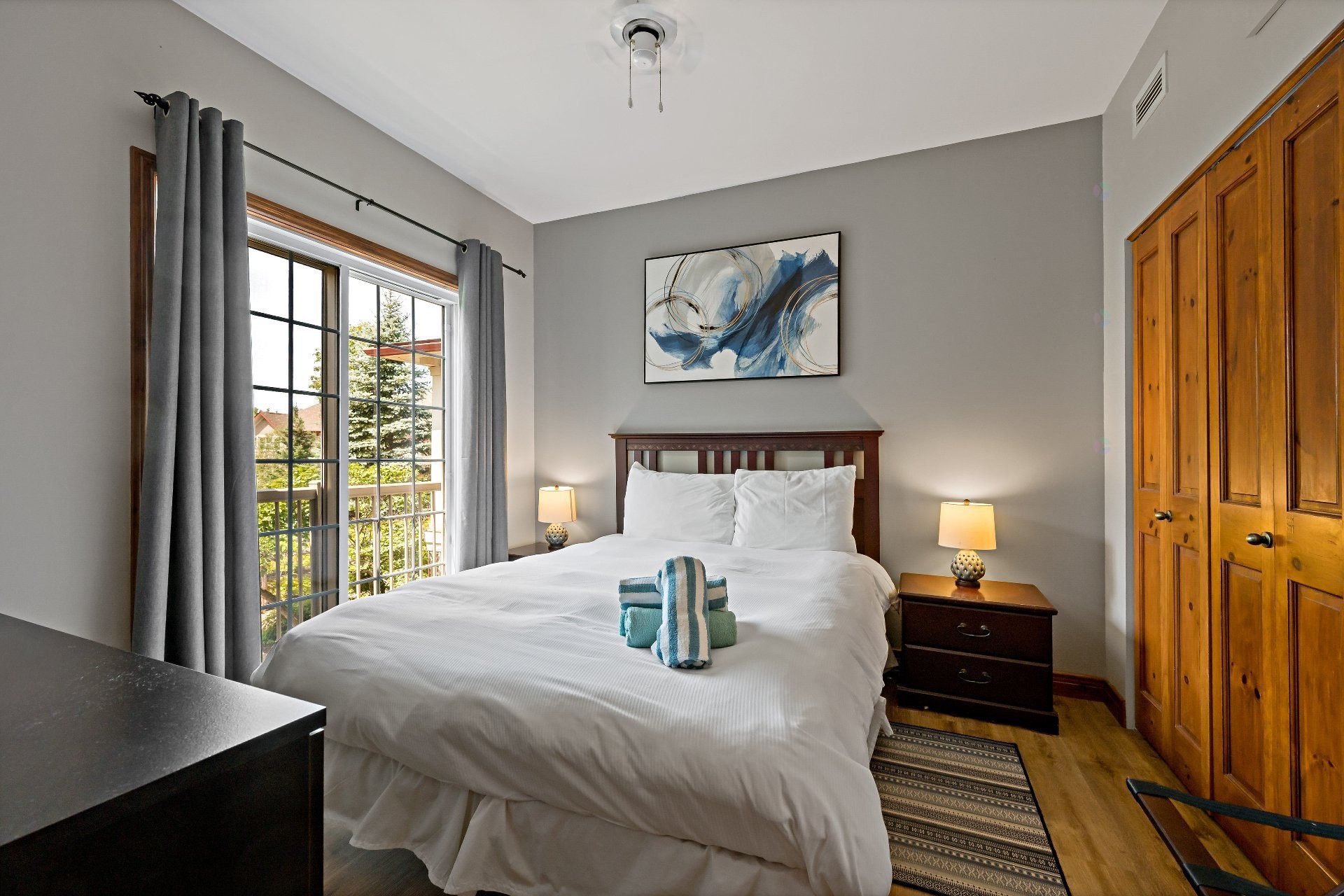 









225


Rue du Mont-Plaisant

, 7,
Mont-Tremblant,




QC
J8E1L2

