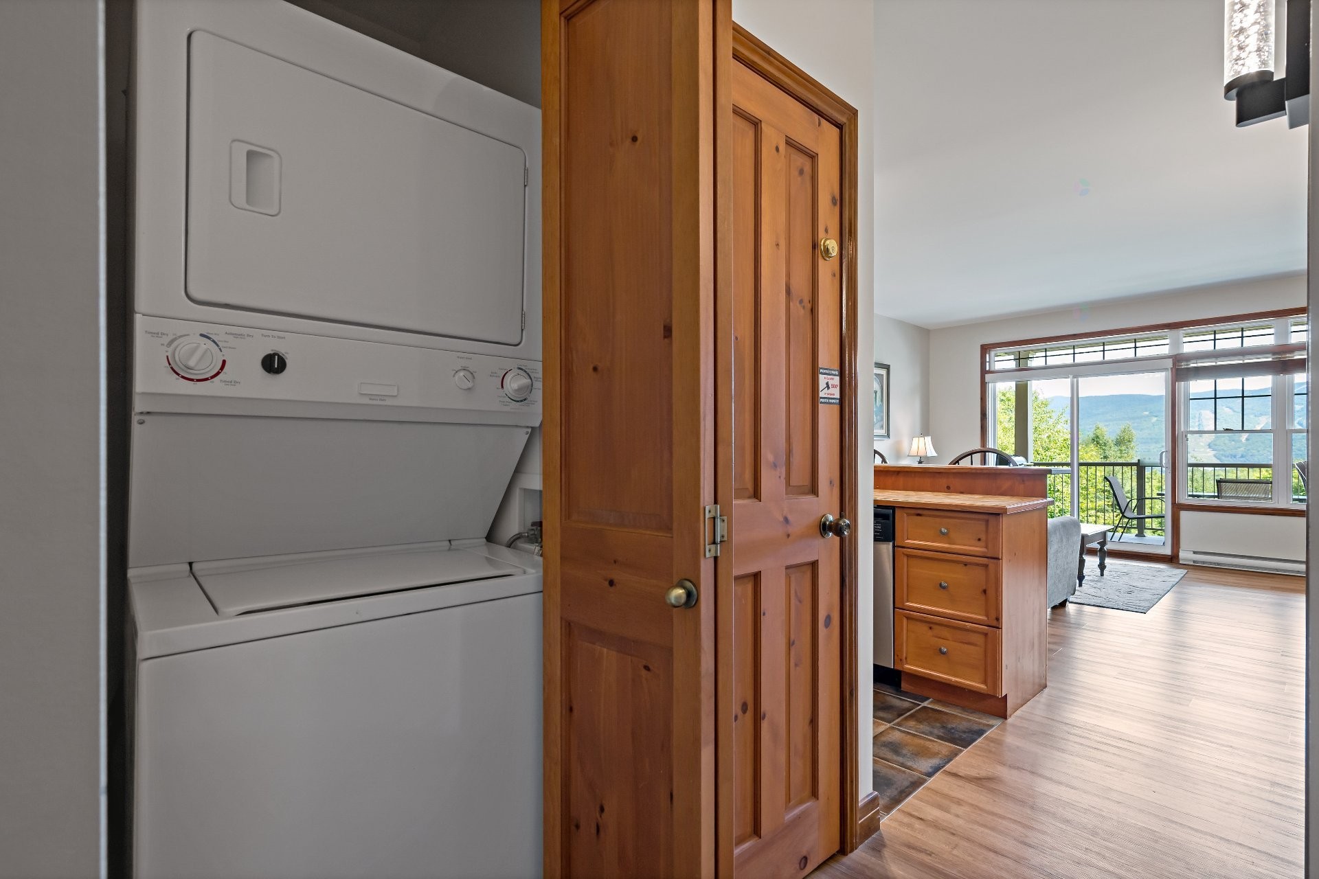 









225


Rue du Mont-Plaisant

, 7,
Mont-Tremblant,




QC
J8E1L2

