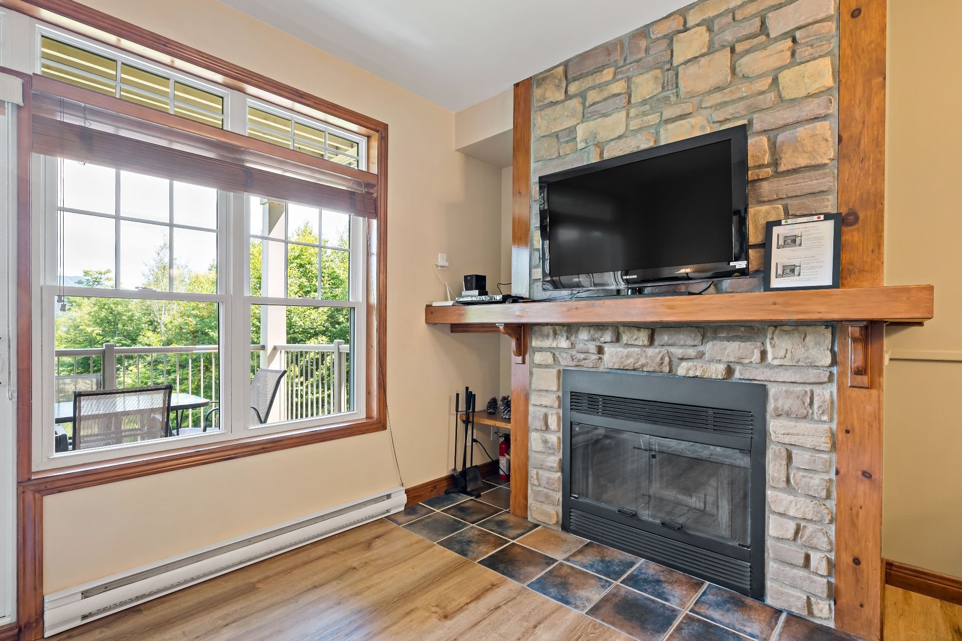 









225


Rue du Mont-Plaisant

, 7,
Mont-Tremblant,




QC
J8E1L2

