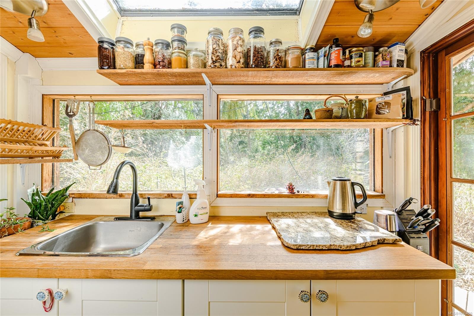 









821


Fulford-Ganges

Rd,
Salt Spring,




BC
V8K 2G4

