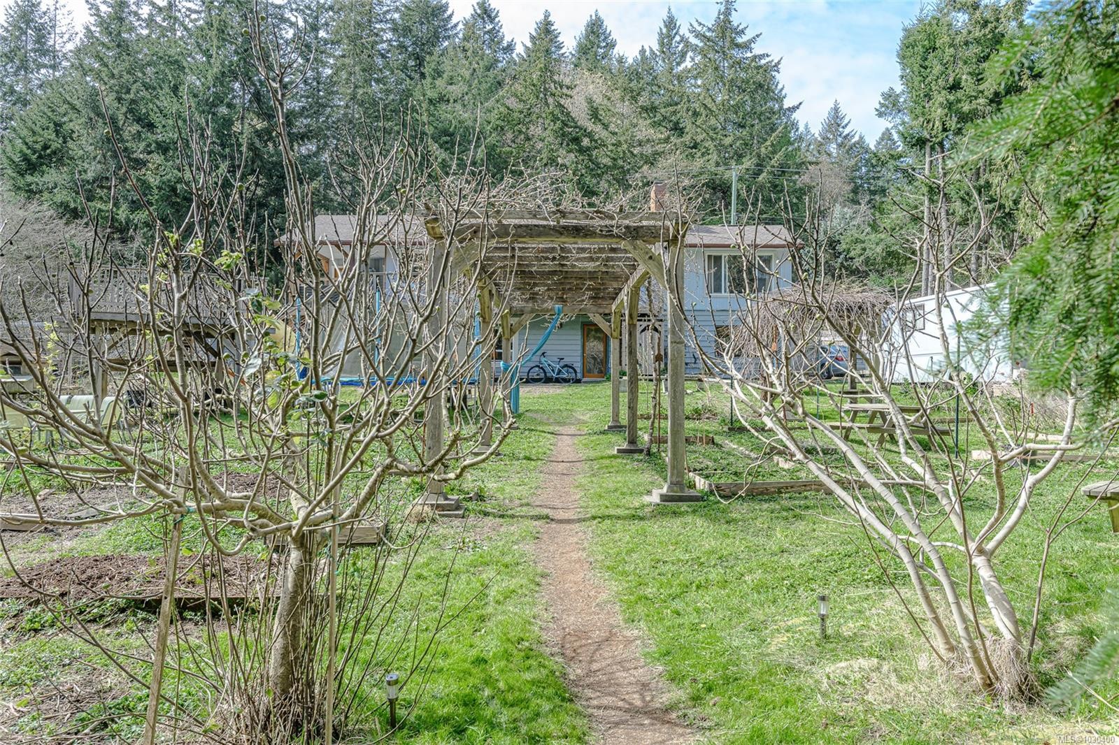 









821


Fulford-Ganges

Rd,
Salt Spring,




BC
V8K 2G4

