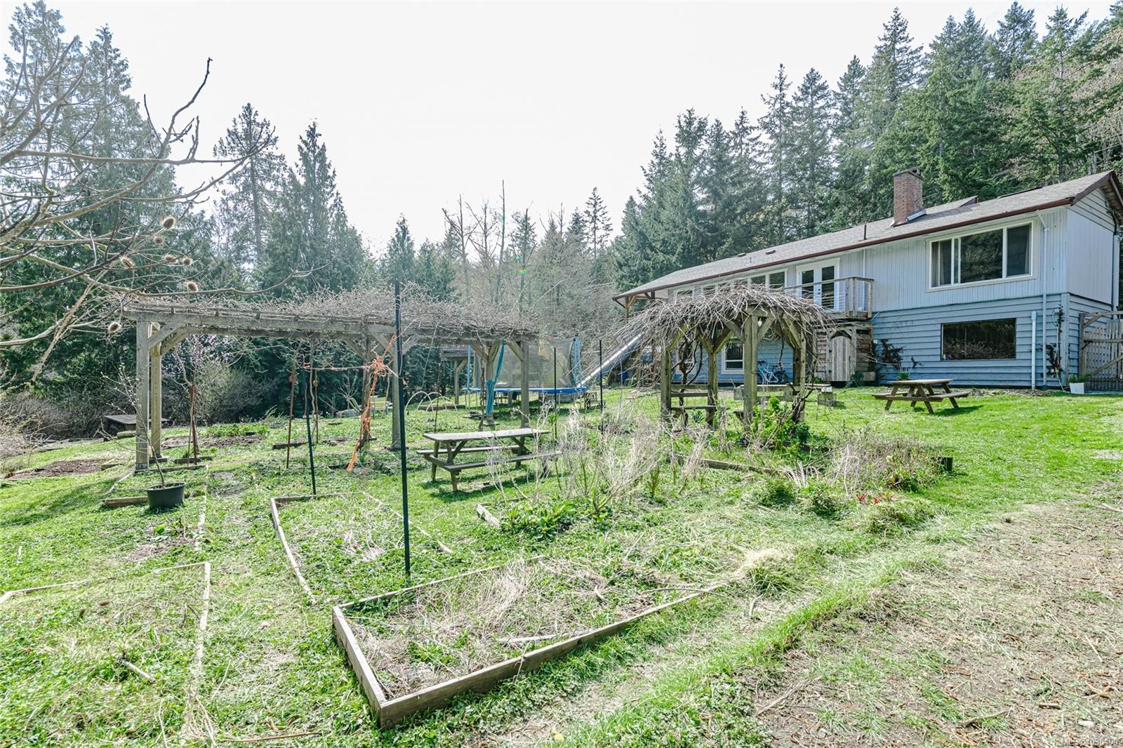 









821


Fulford-Ganges

Rd,
Salt Spring,




BC
V8K 2G4

