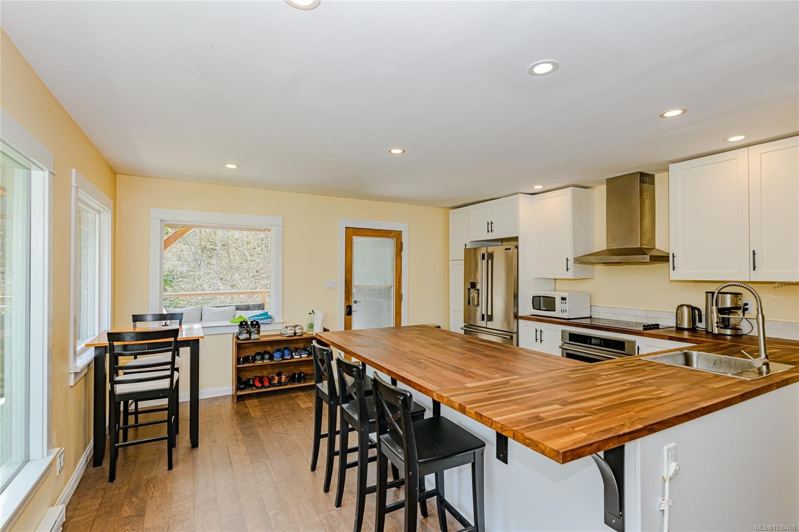 









821


Fulford-Ganges

Rd,
Salt Spring,




BC
V8K 2G4

