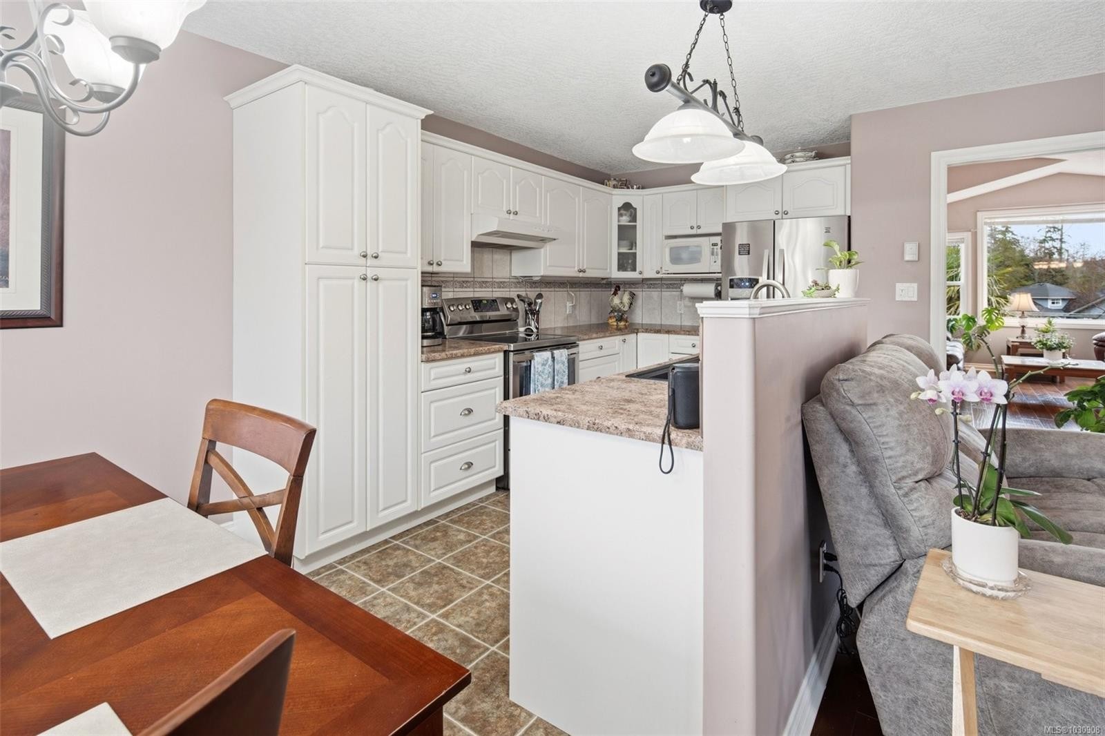 









7139


Jacksons

Pl,
Sooke,




BC
V9Z 0T7

