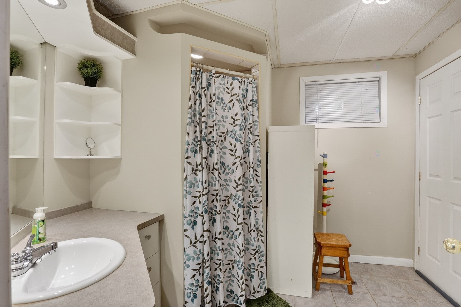 









1797

 - 1797A


12e Avenue

,
Shawinigan,




QC
G9T5Z6

