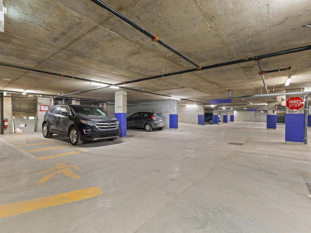









1150


Boul. René-Lévesque E.

, 1218,
Ville-Marie (Montréal),




QC
H2L0J6

