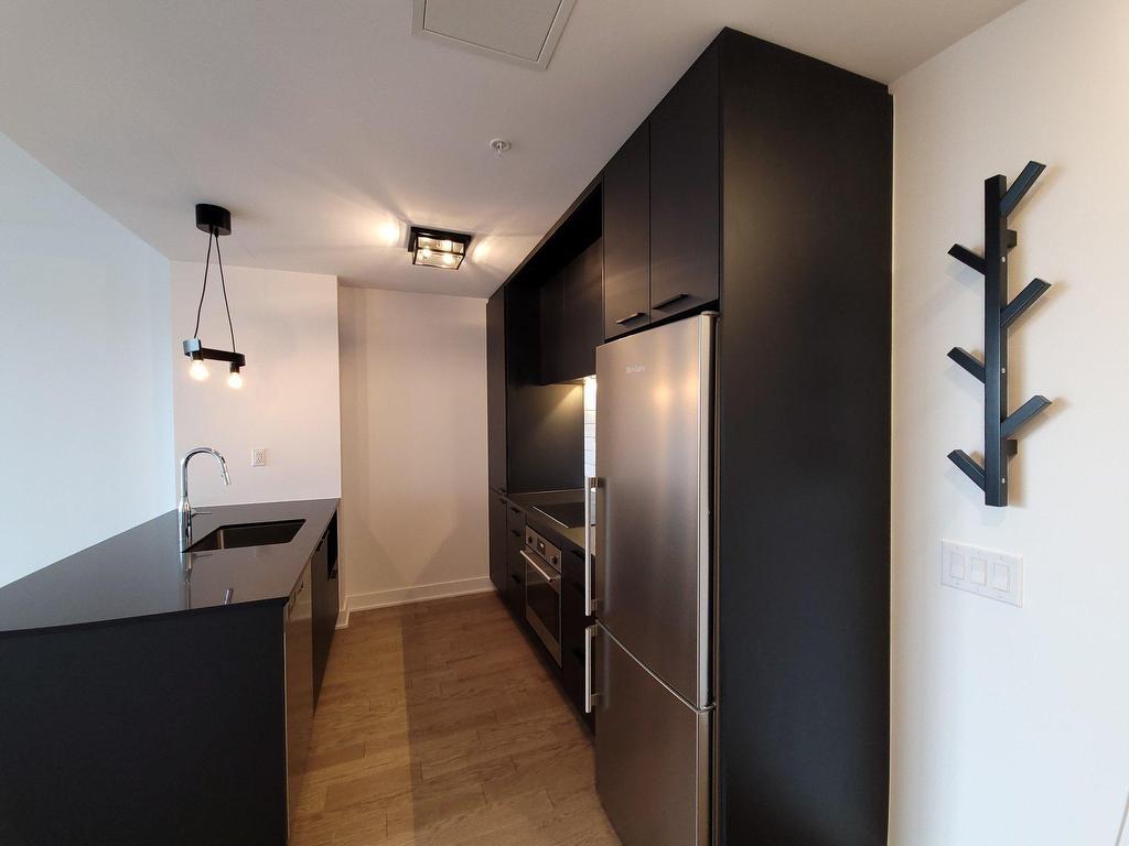 









1150


Boul. René-Lévesque E.

, 1218,
Ville-Marie (Montréal),




QC
H2L0J6

