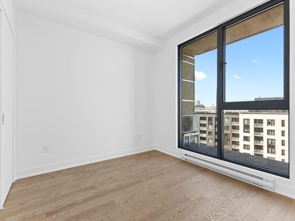 









1150


Boul. René-Lévesque E.

, 1218,
Ville-Marie (Montréal),




QC
H2L0J6

