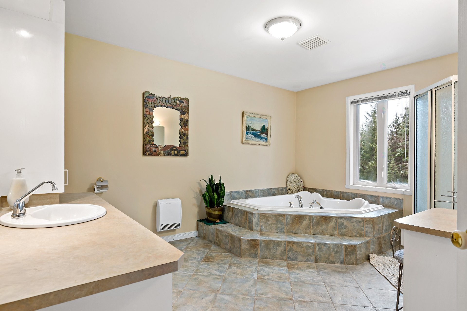 









111


Rue des Villageois

,
Mont-Blanc,




QC
J0T2G0


