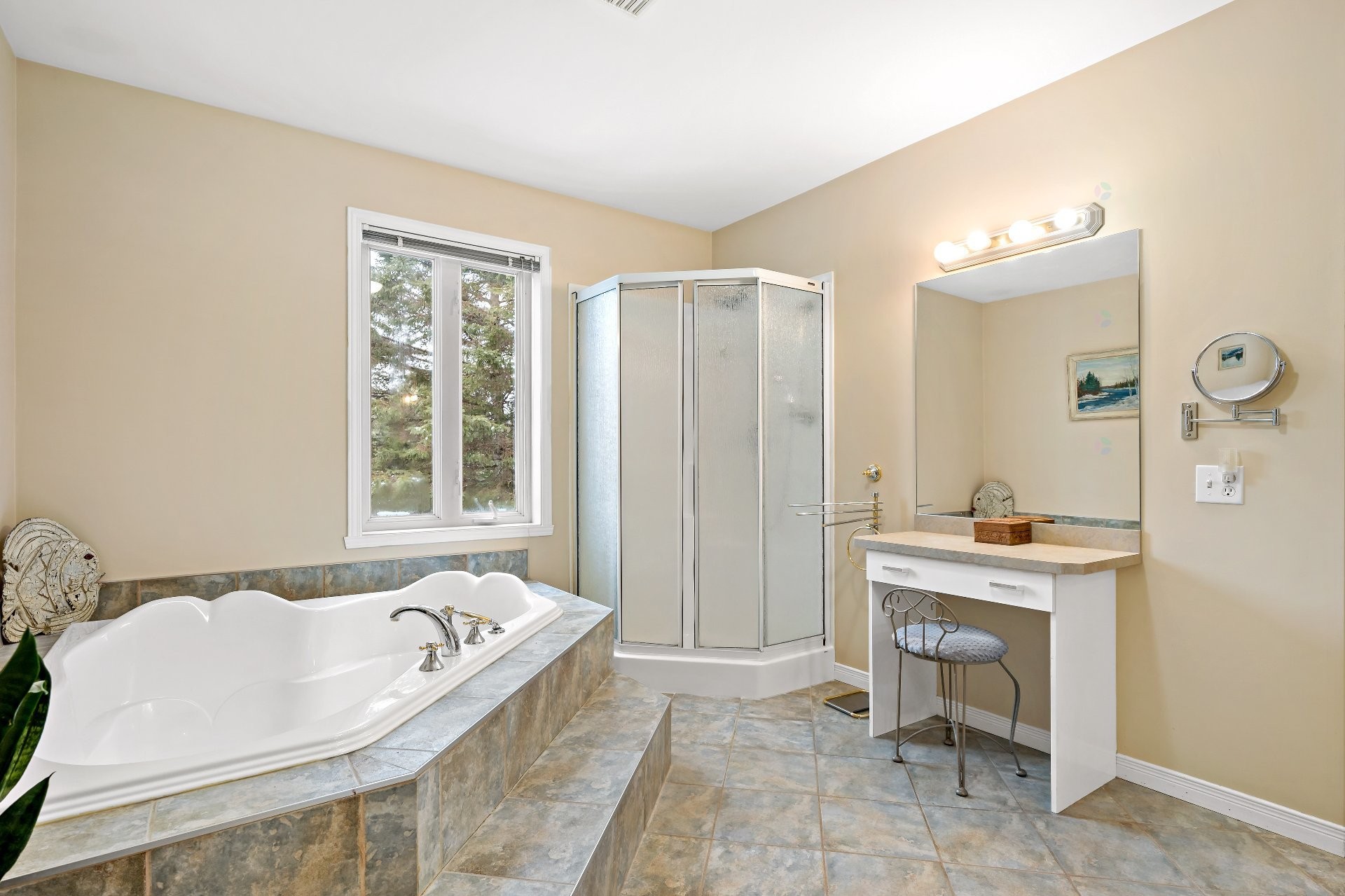 









111


Rue des Villageois

,
Mont-Blanc,




QC
J0T2G0

