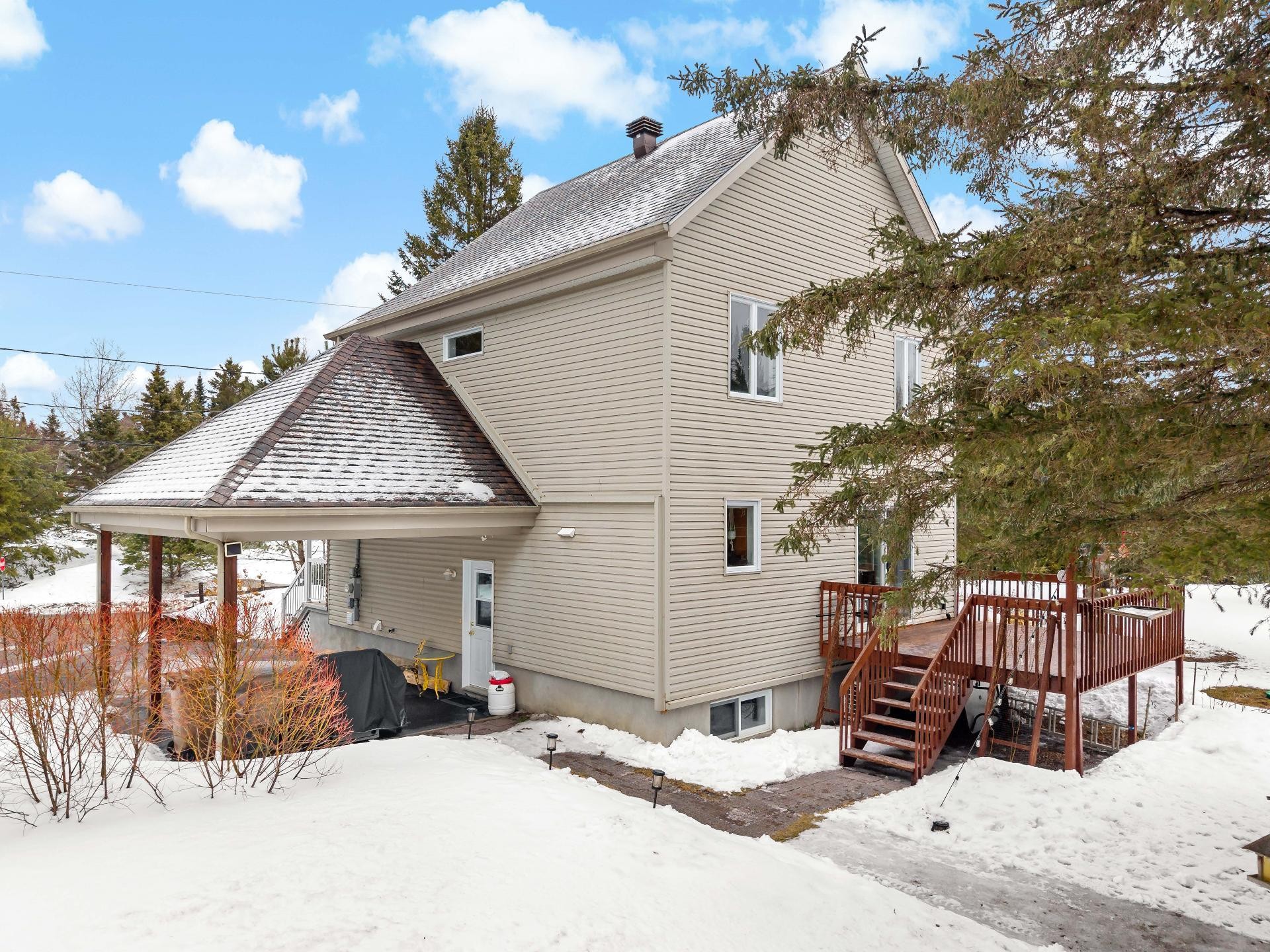 









111


Rue des Villageois

,
Mont-Blanc,




QC
J0T2G0

