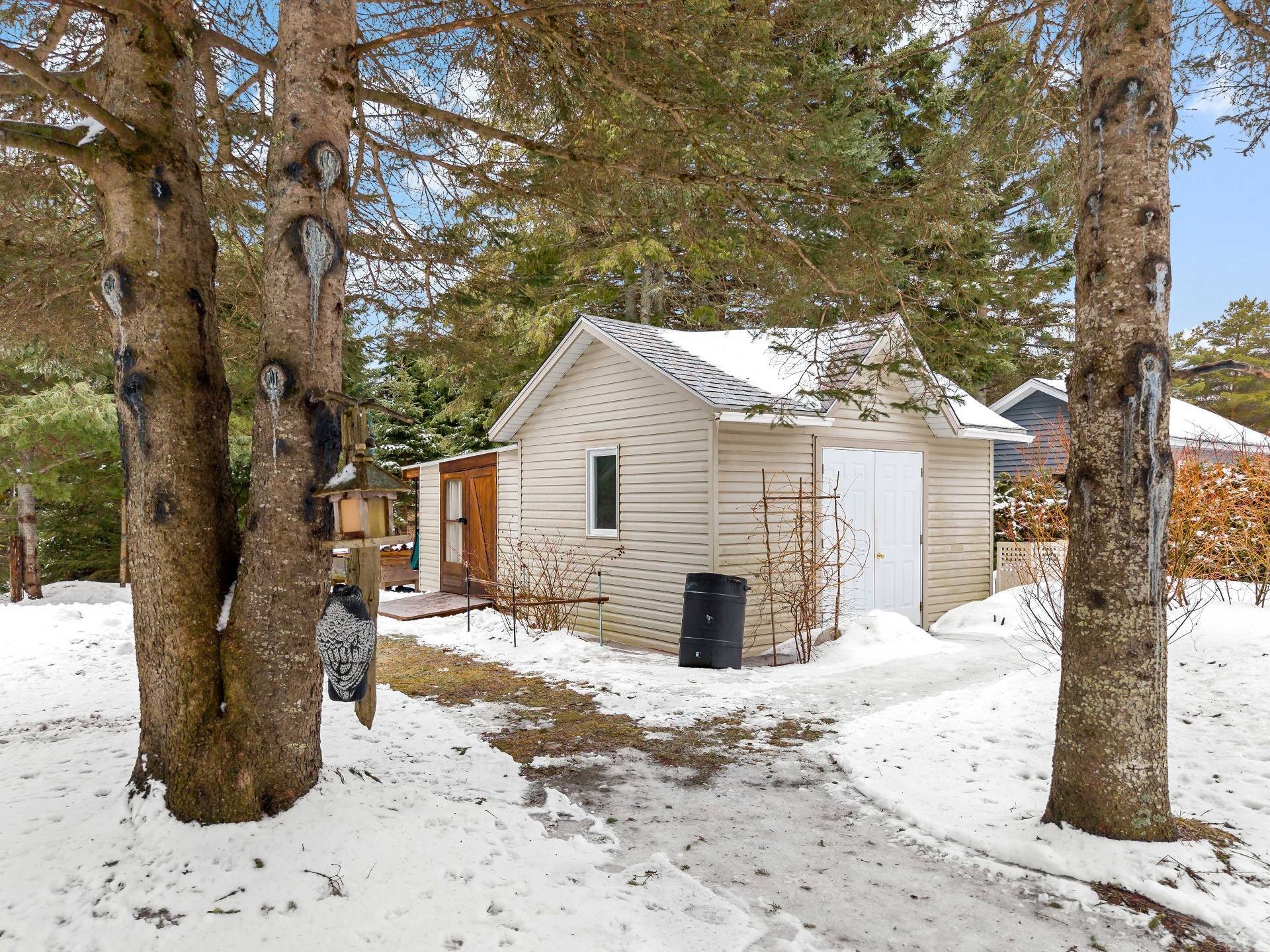 









111


Rue des Villageois

,
Mont-Blanc,




QC
J0T2G0


