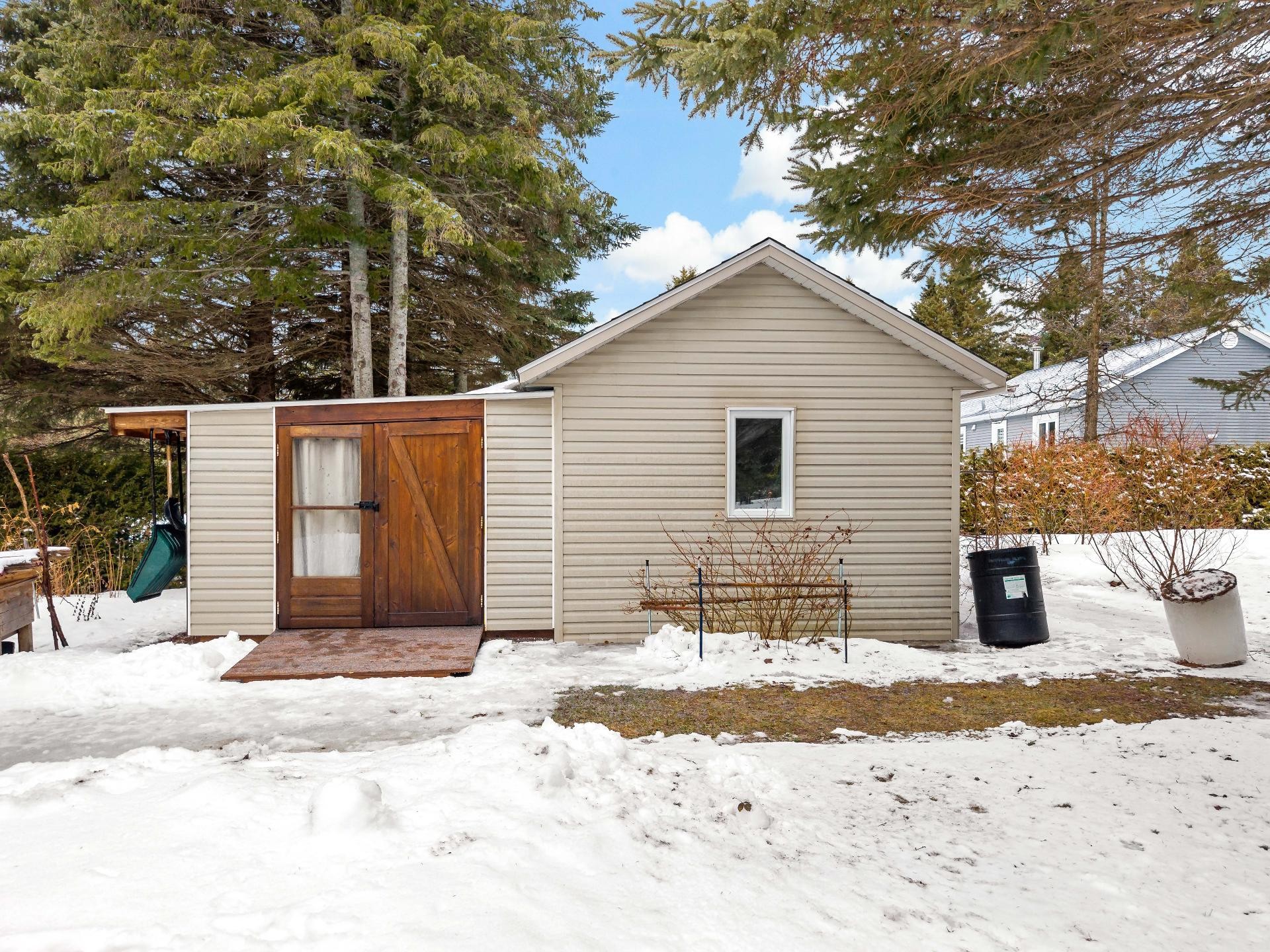 









111


Rue des Villageois

,
Mont-Blanc,




QC
J0T2G0

