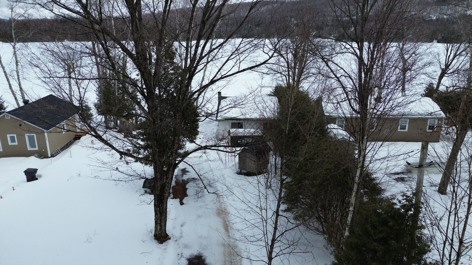 









185


Ch. du Domaine-Millette

,
Mont-Tremblant,




QC
J8E1V9

