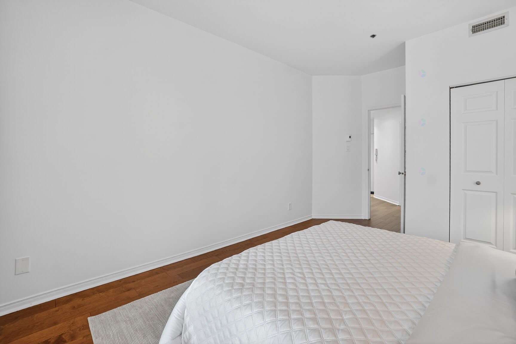 









275


Rue Upper Edison

, 105,
Saint-Lambert,




QC
J4R2W1

