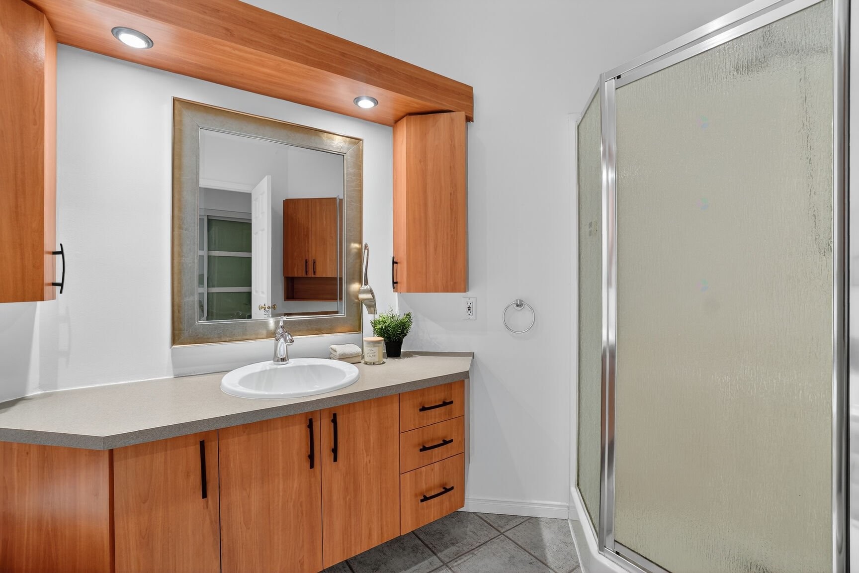 









275


Rue Upper Edison

, 105,
Saint-Lambert,




QC
J4R2W1

