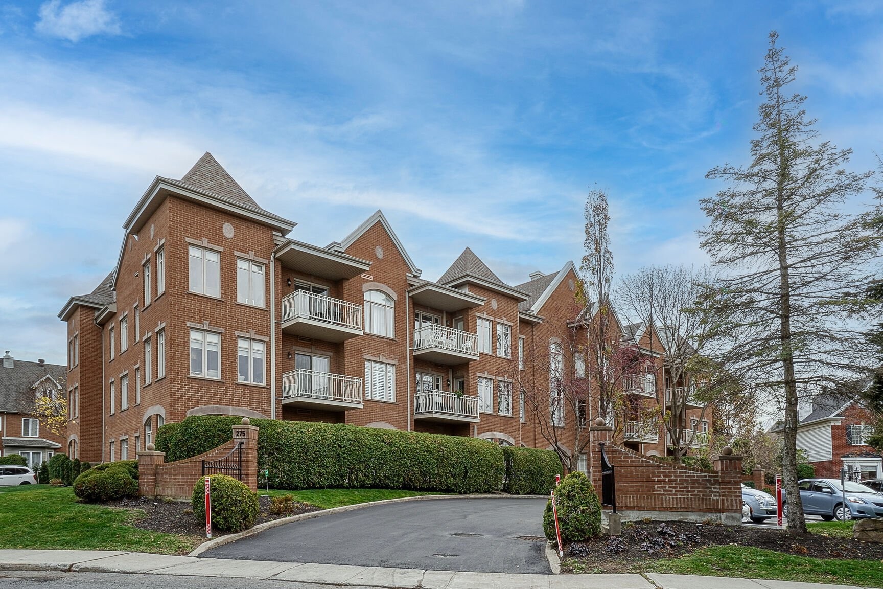 









275


Rue Upper Edison

, 105,
Saint-Lambert,




QC
J4R2W1

