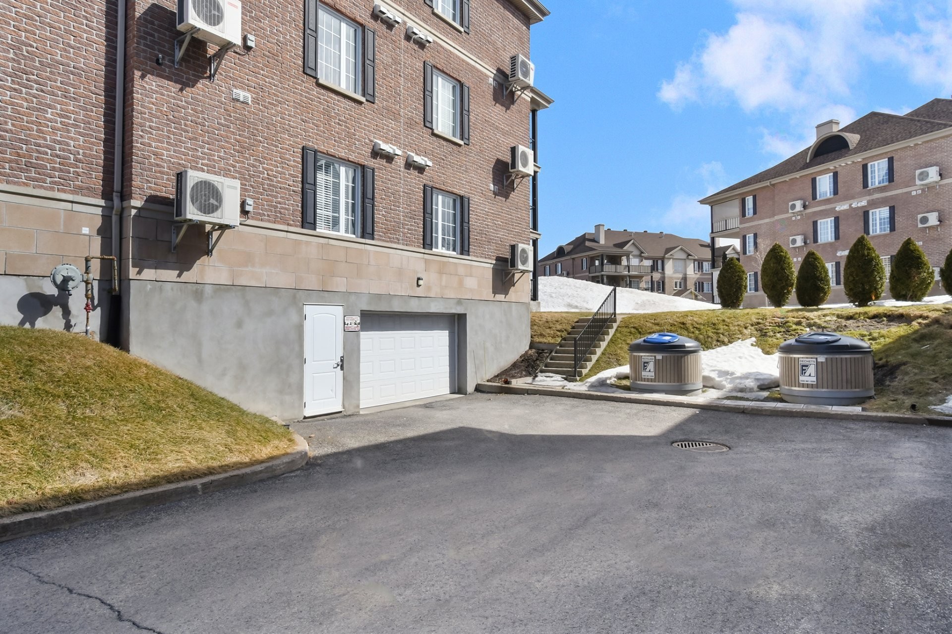 









390


Place du Louvre

, 103,
Mascouche,




QC
J7K0T2

