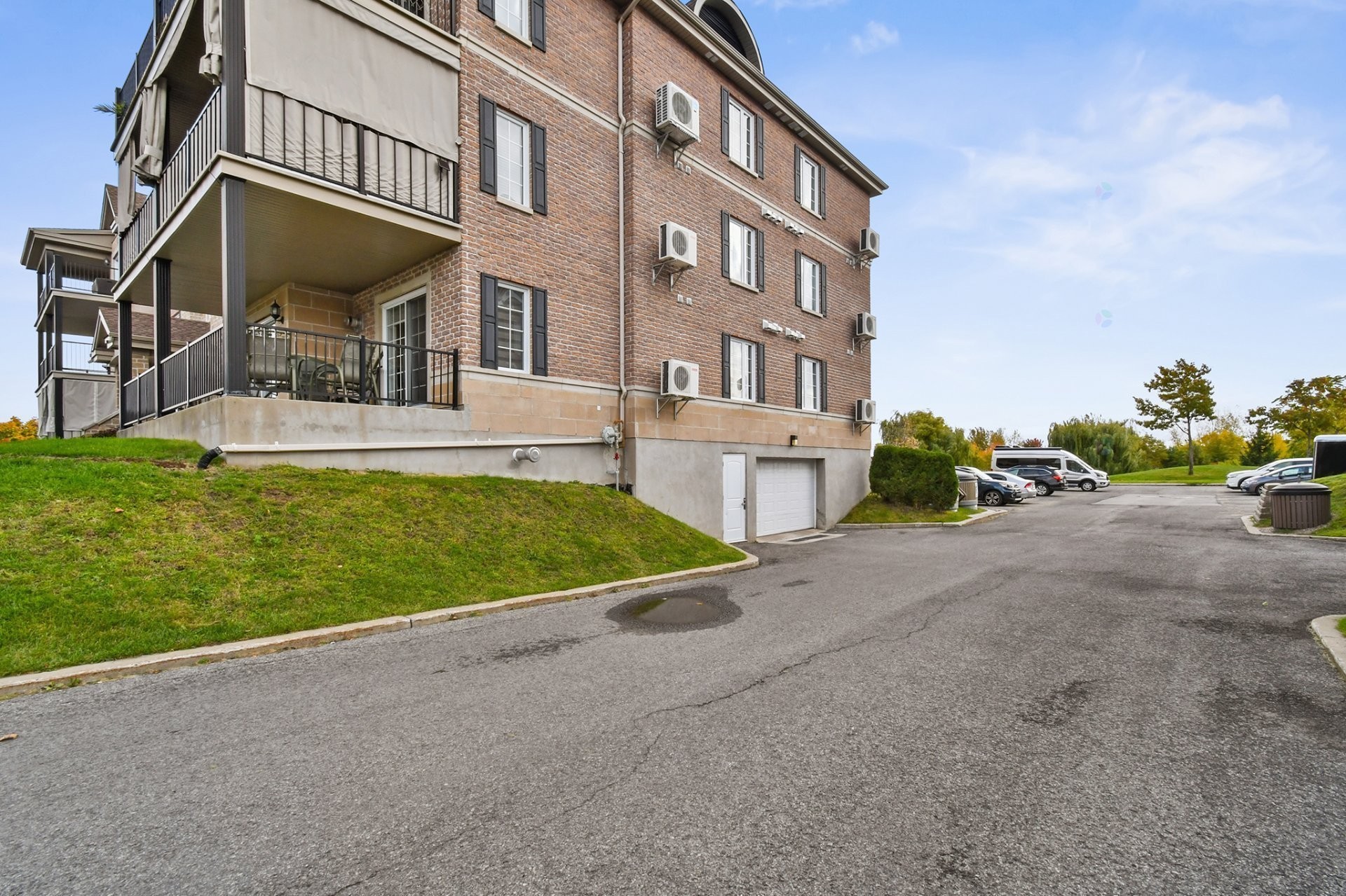 









390


Place du Louvre

, 103,
Mascouche,




QC
J7K0T2

