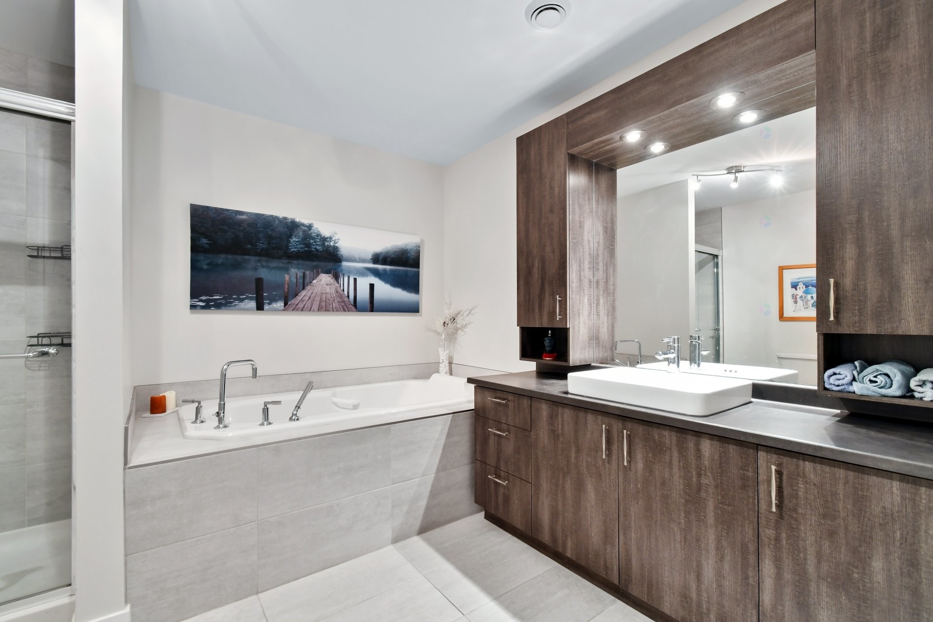 









390


Place du Louvre

, 103,
Mascouche,




QC
J7K0T2

