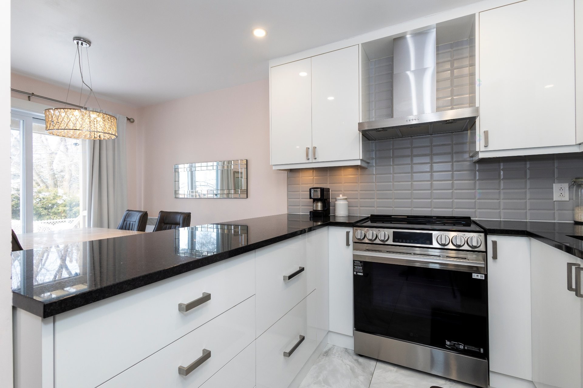 









610


Mtée Montrougeau

,
Laval (Fabreville),




QC
H7P5L1

