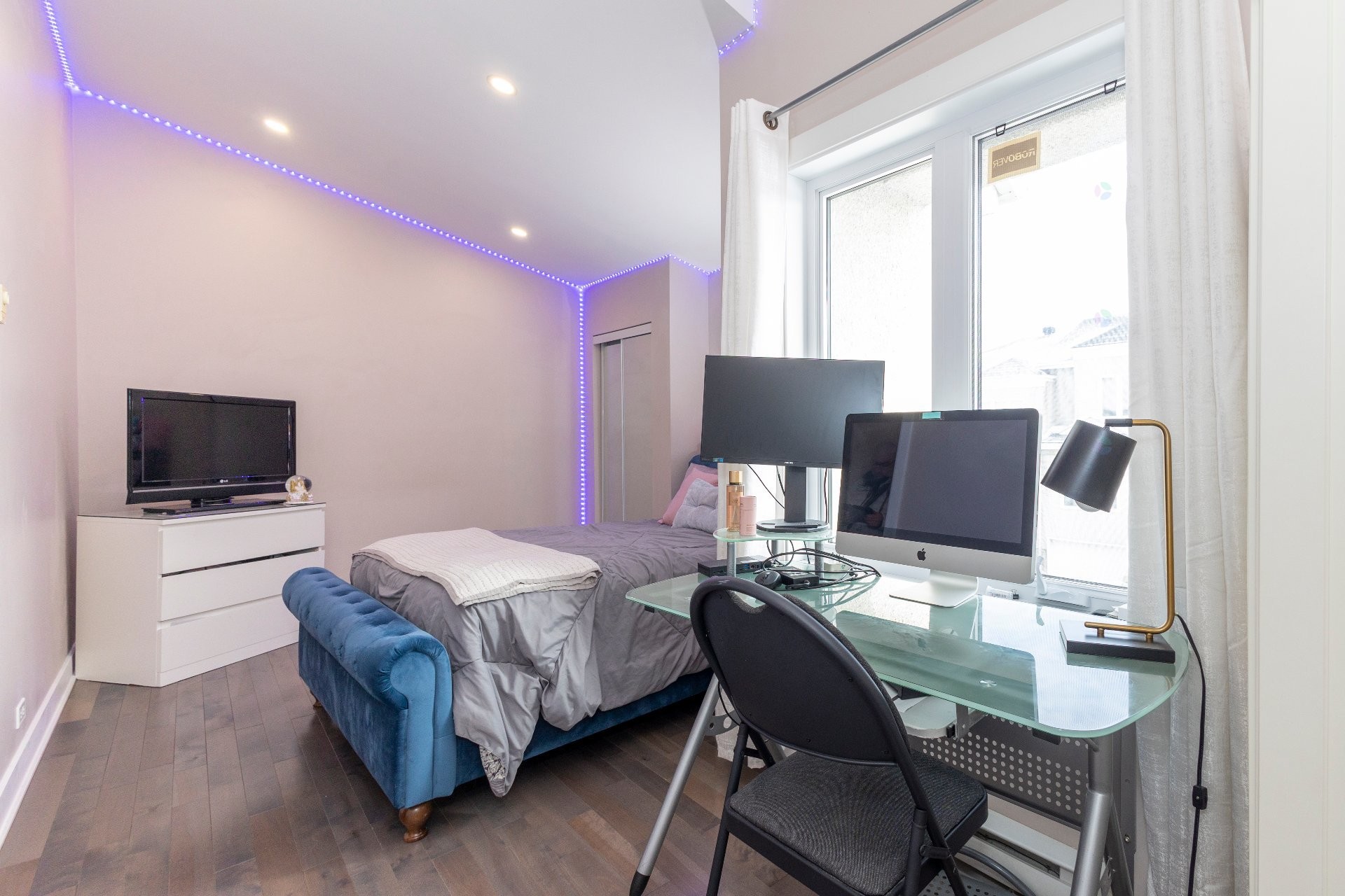 









610


Mtée Montrougeau

,
Laval (Fabreville),




QC
H7P5L1

