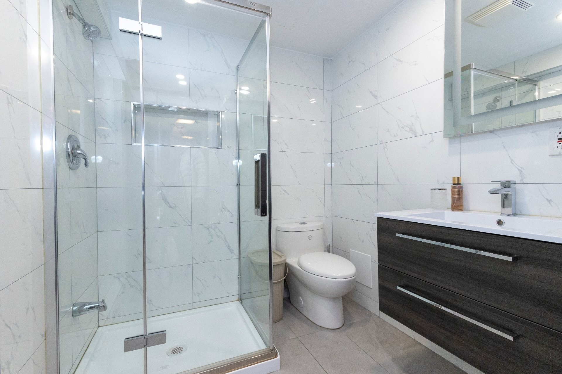 









610


Mtée Montrougeau

,
Laval (Fabreville),




QC
H7P5L1

