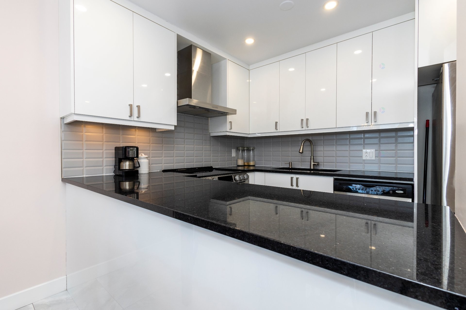 









610


Mtée Montrougeau

,
Laval (Fabreville),




QC
H7P5L1


