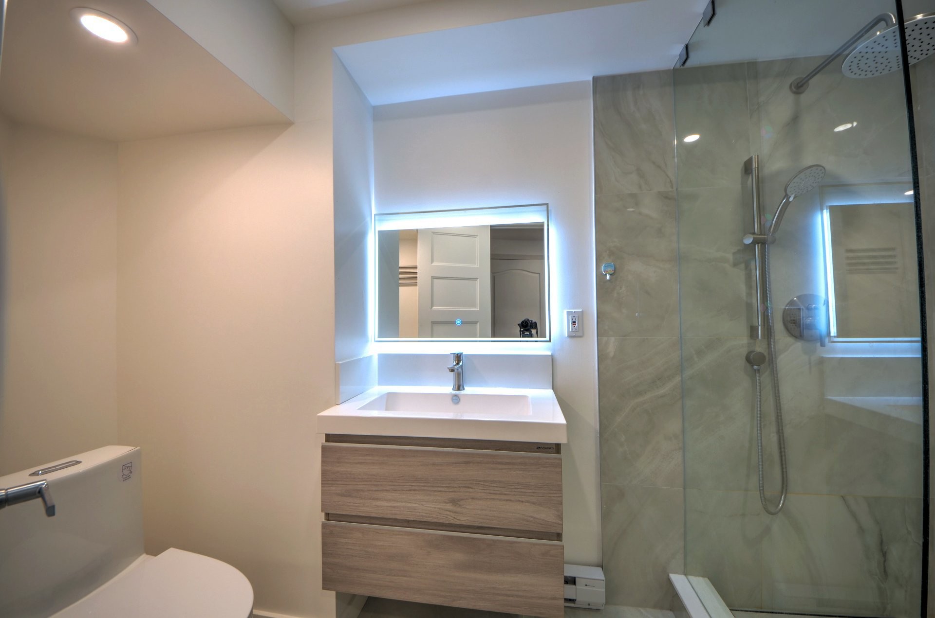 









475


Rue Thérèse

,
Brossard,




QC
J4W3H1

