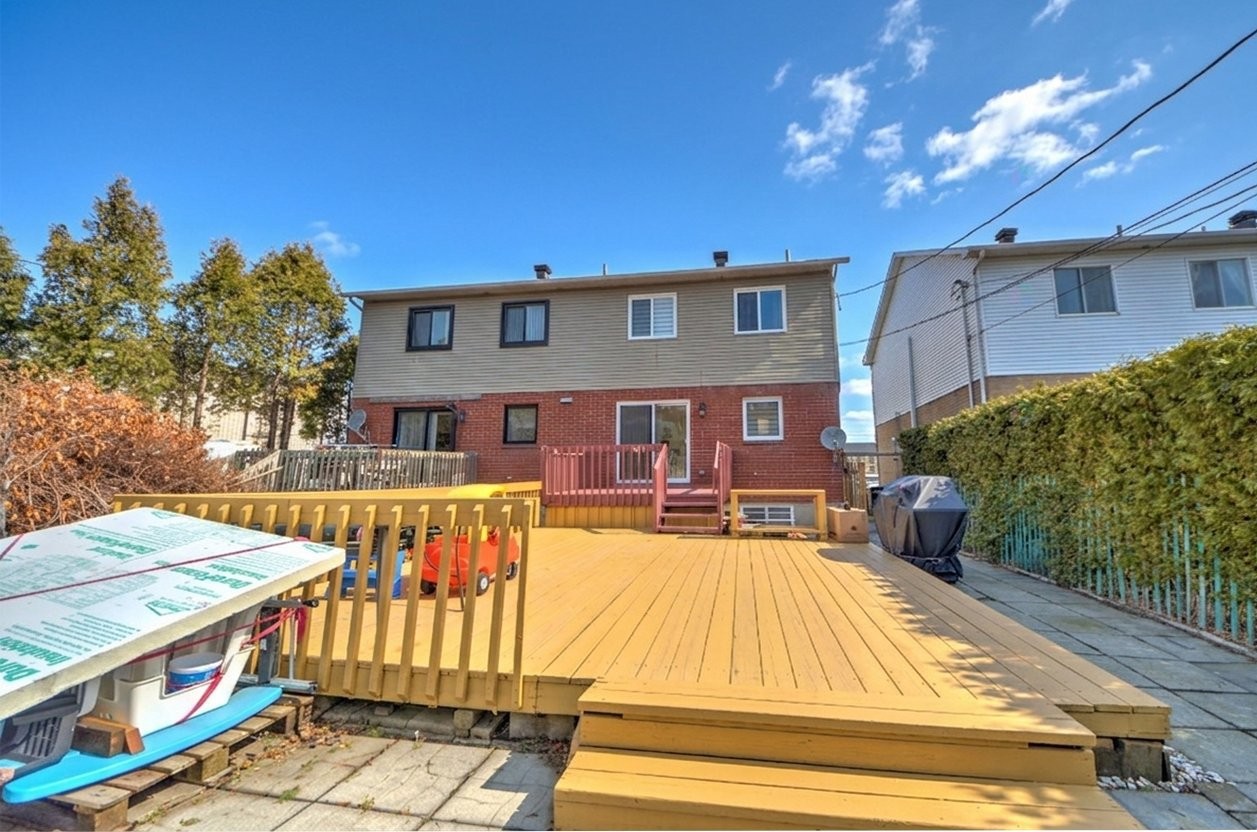 









475


Rue Thérèse

,
Brossard,




QC
J4W3H1

