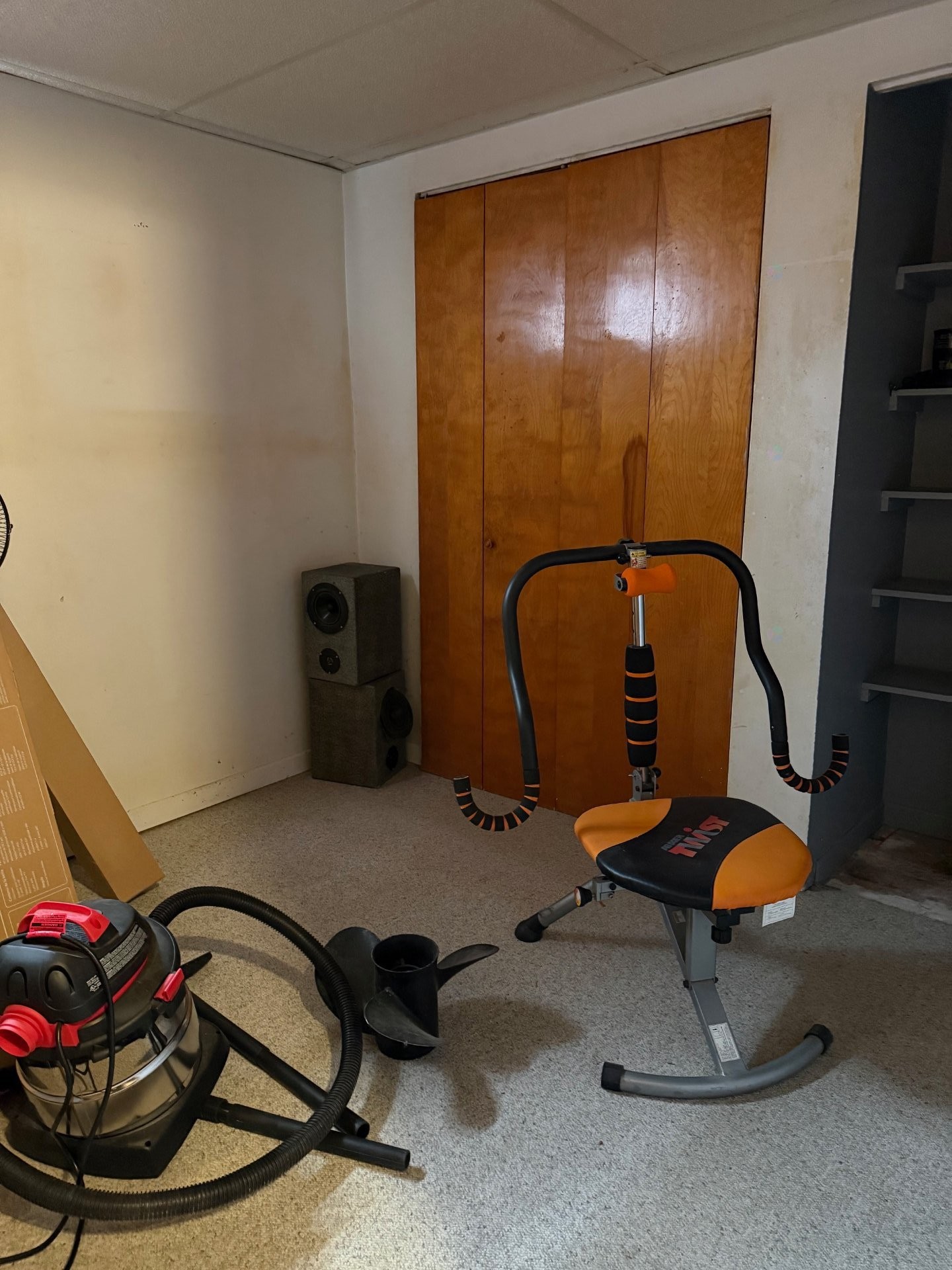 









1740


Rue Centrale

,
Sainte-Catherine,




QC
J5C1G5

