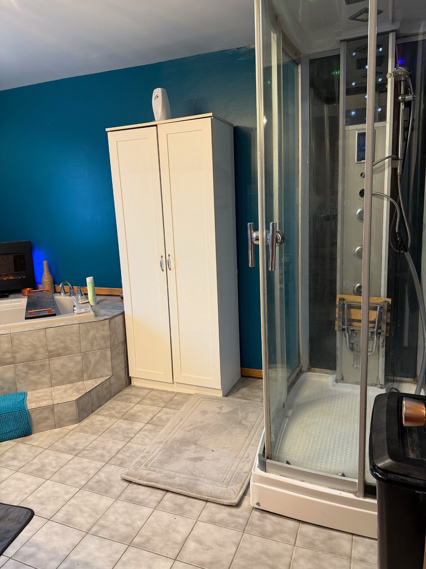 









1740


Rue Centrale

,
Sainte-Catherine,




QC
J5C1G5

