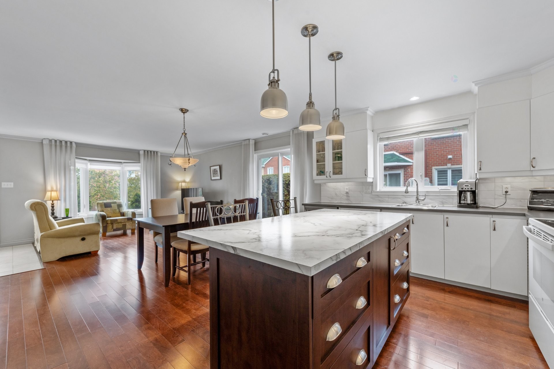 









2000


Rue De Chambly

, 404,
Saint-Bruno-de-Montarville,




QC
J3V6H3

