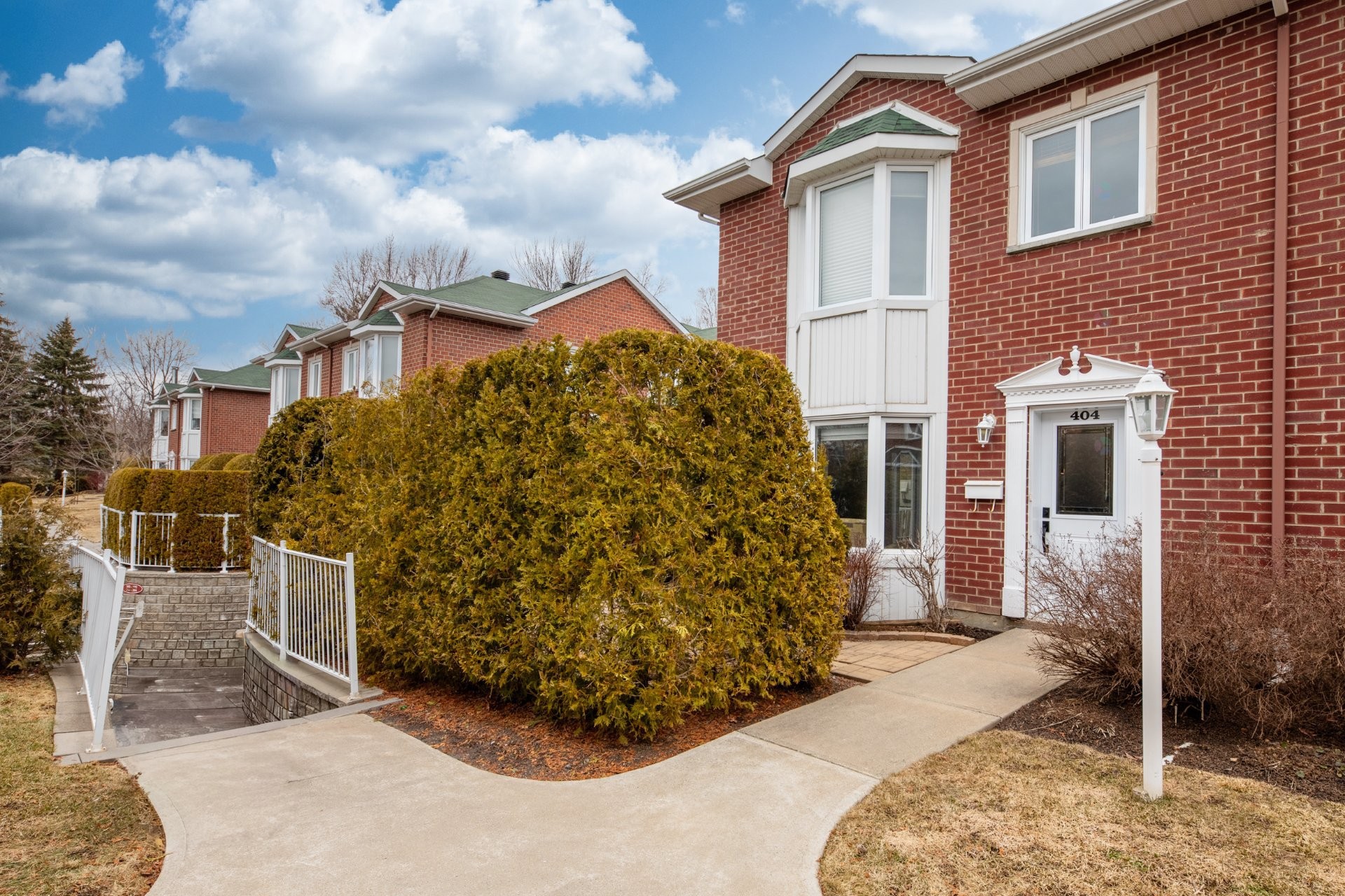 









2000


Rue De Chambly

, 404,
Saint-Bruno-de-Montarville,




QC
J3V6H3

