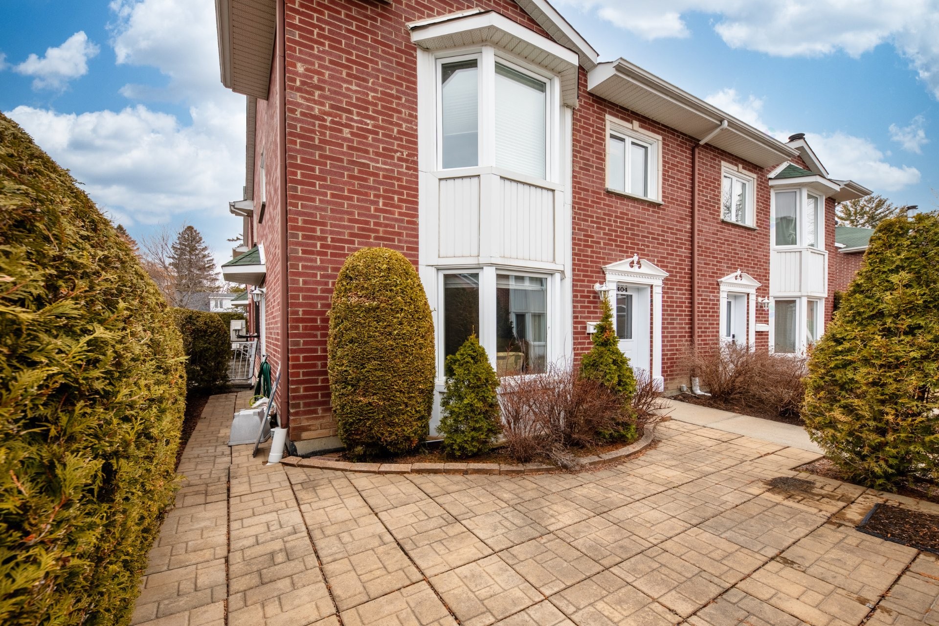 









2000


Rue De Chambly

, 404,
Saint-Bruno-de-Montarville,




QC
J3V6H3

