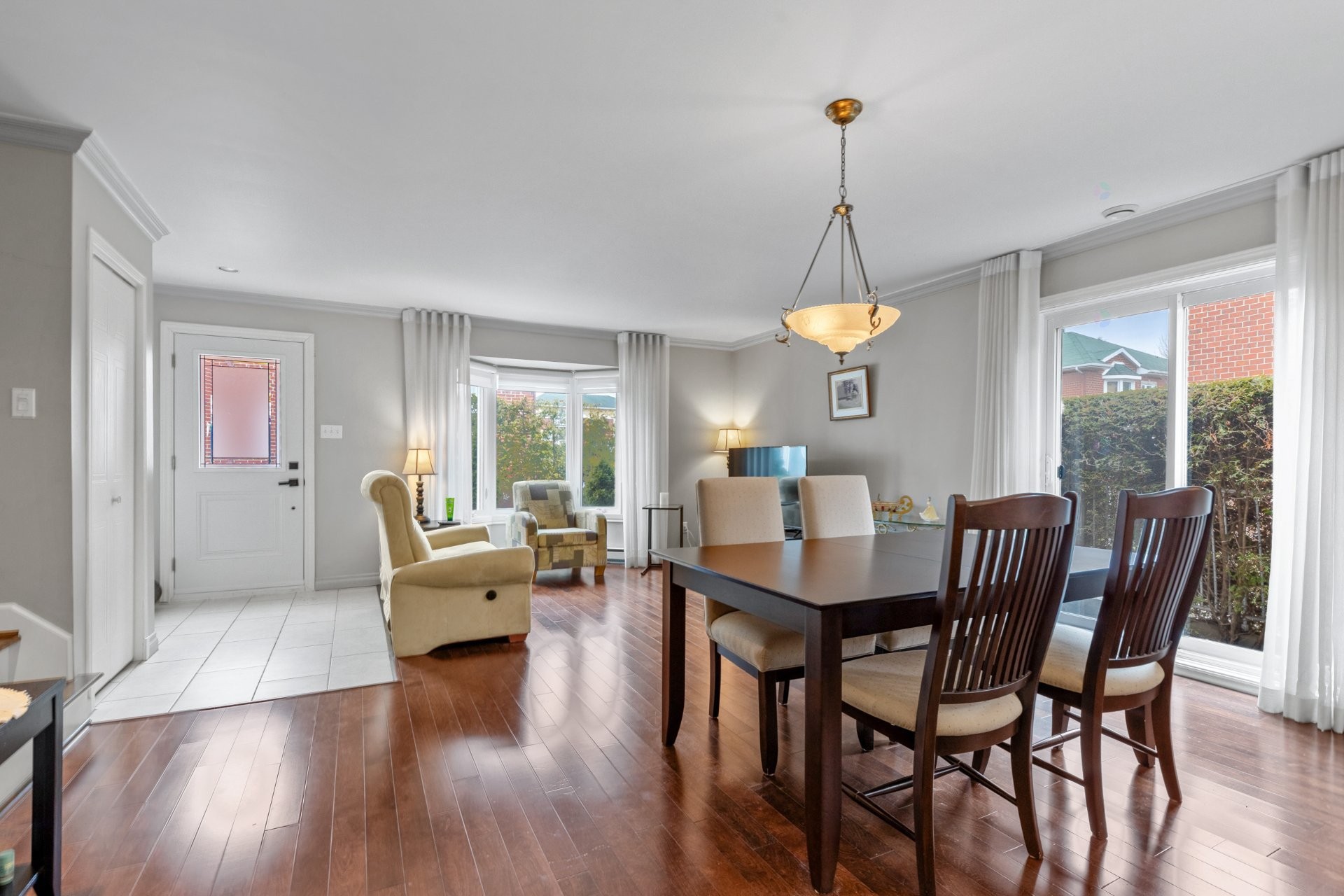 









2000


Rue De Chambly

, 404,
Saint-Bruno-de-Montarville,




QC
J3V6H3

