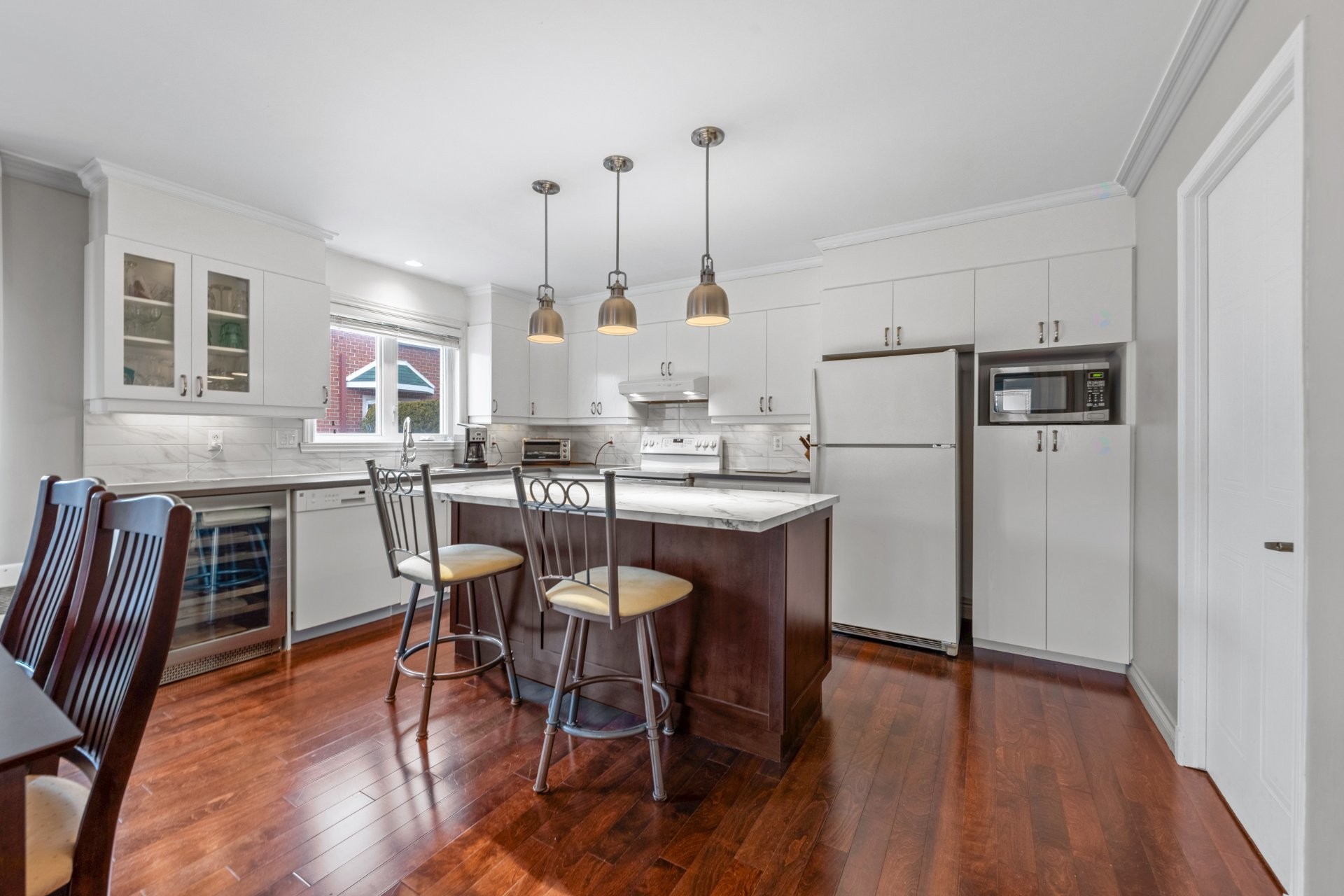 









2000


Rue De Chambly

, 404,
Saint-Bruno-de-Montarville,




QC
J3V6H3

