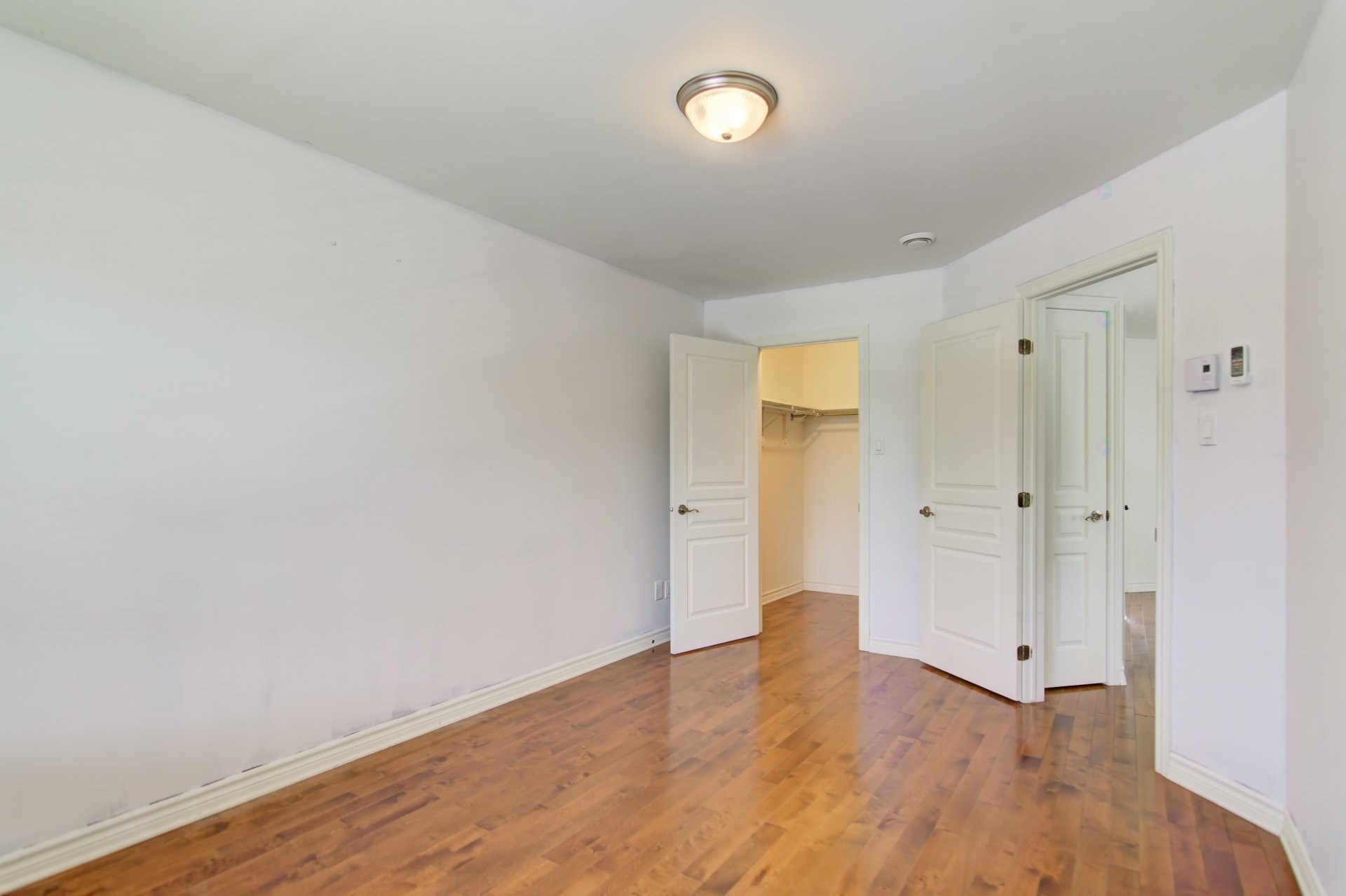 









8165


Rue Louisbourg

,
Brossard,




QC
J4Y0H6

