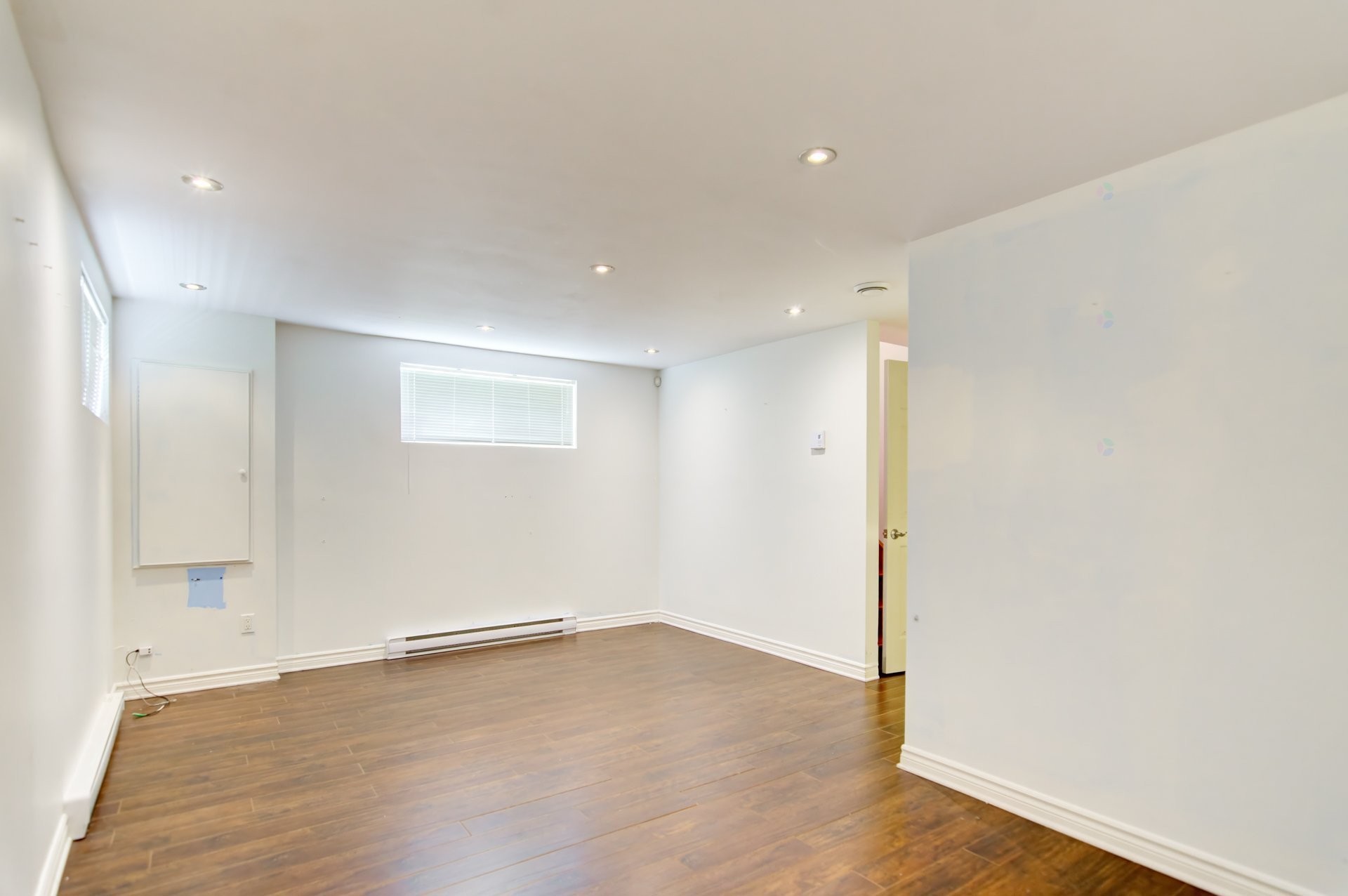 









8165


Rue Louisbourg

,
Brossard,




QC
J4Y0H6

