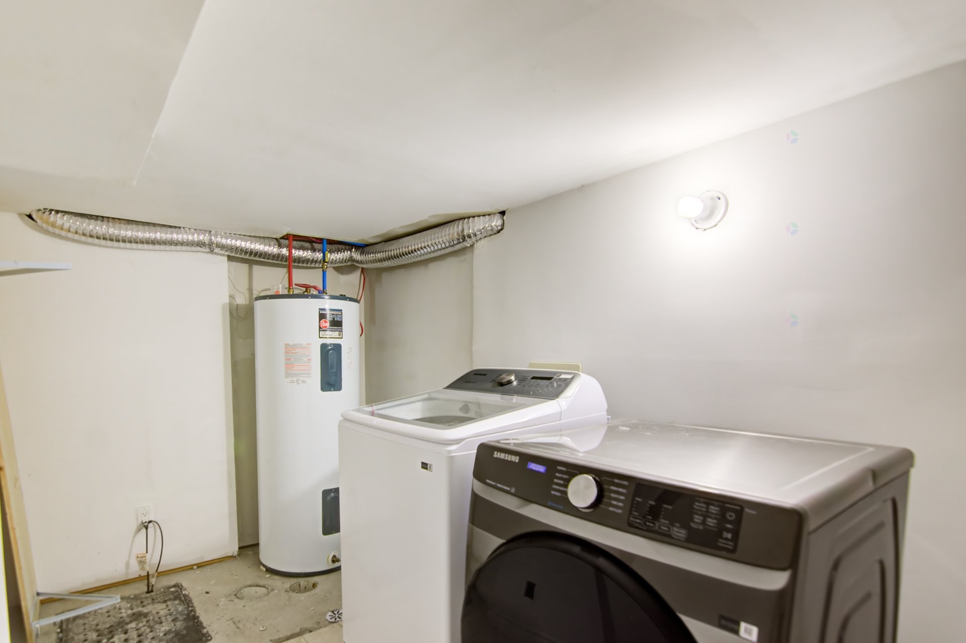 









8165


Rue Louisbourg

,
Brossard,




QC
J4Y0H6

