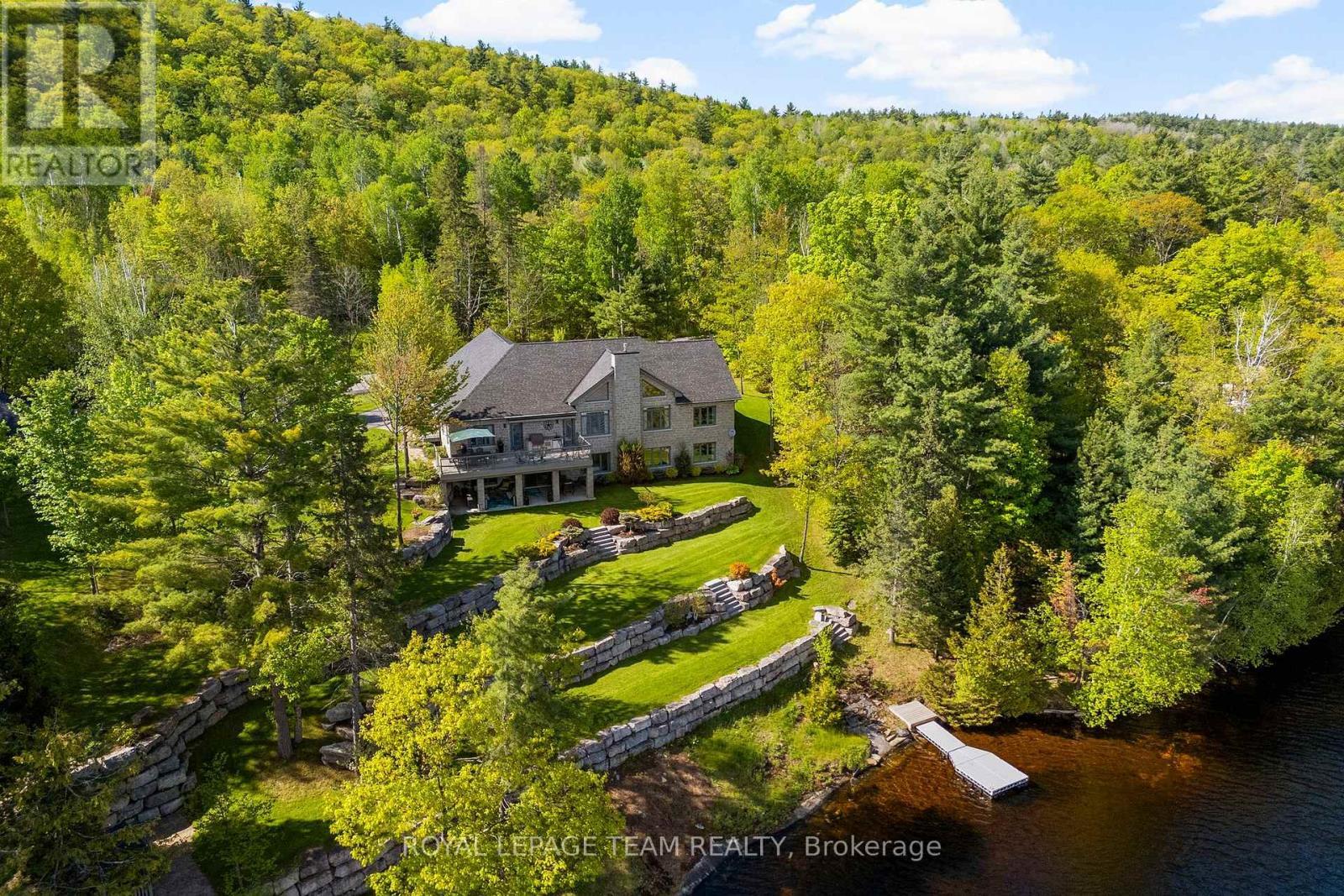 












2803 CENTENNIAL LAKE ROAD

,
Greater Madawaska,




Ontario
K0J1H0

