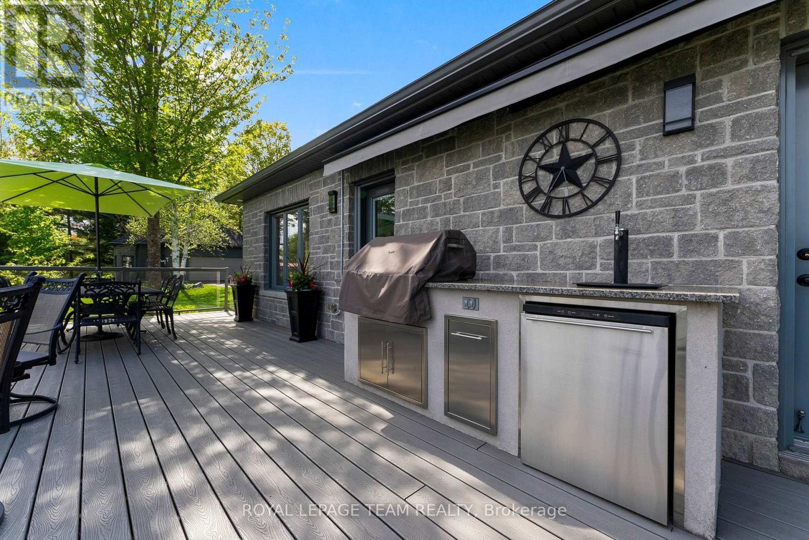 












2803 CENTENNIAL LAKE ROAD

,
Greater Madawaska,




Ontario
K0J1H0

