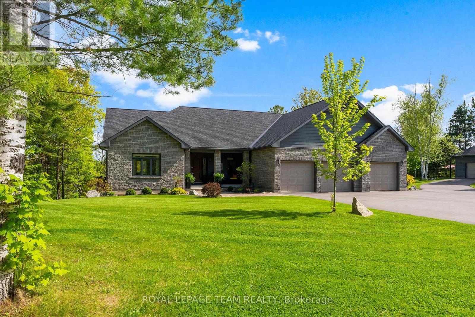 












2803 CENTENNIAL LAKE ROAD

,
Greater Madawaska,




Ontario
K0J1H0

