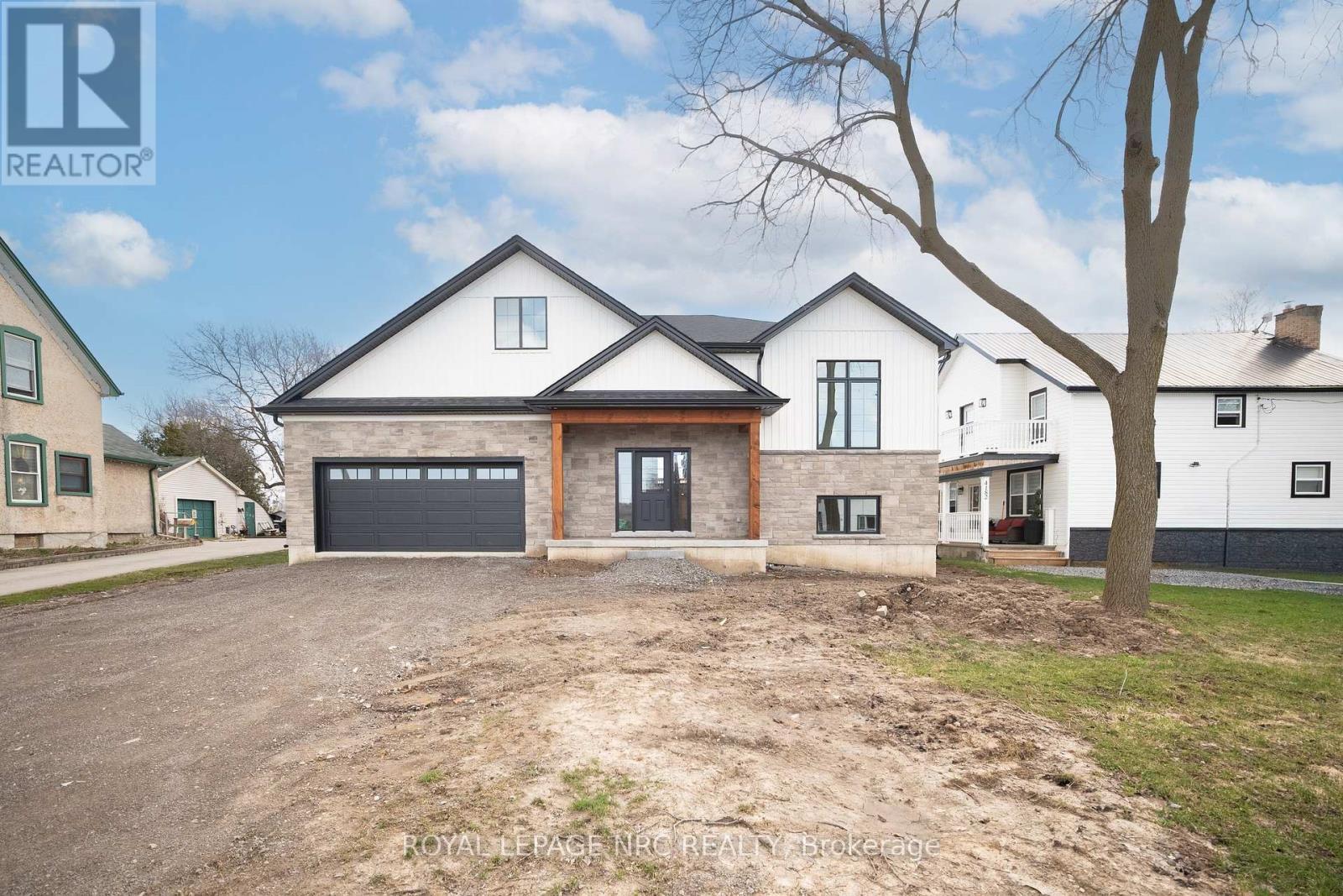 












4180 FLY ROAD

,
Lincoln (Escarpment),




Ontario
L0R1G0

