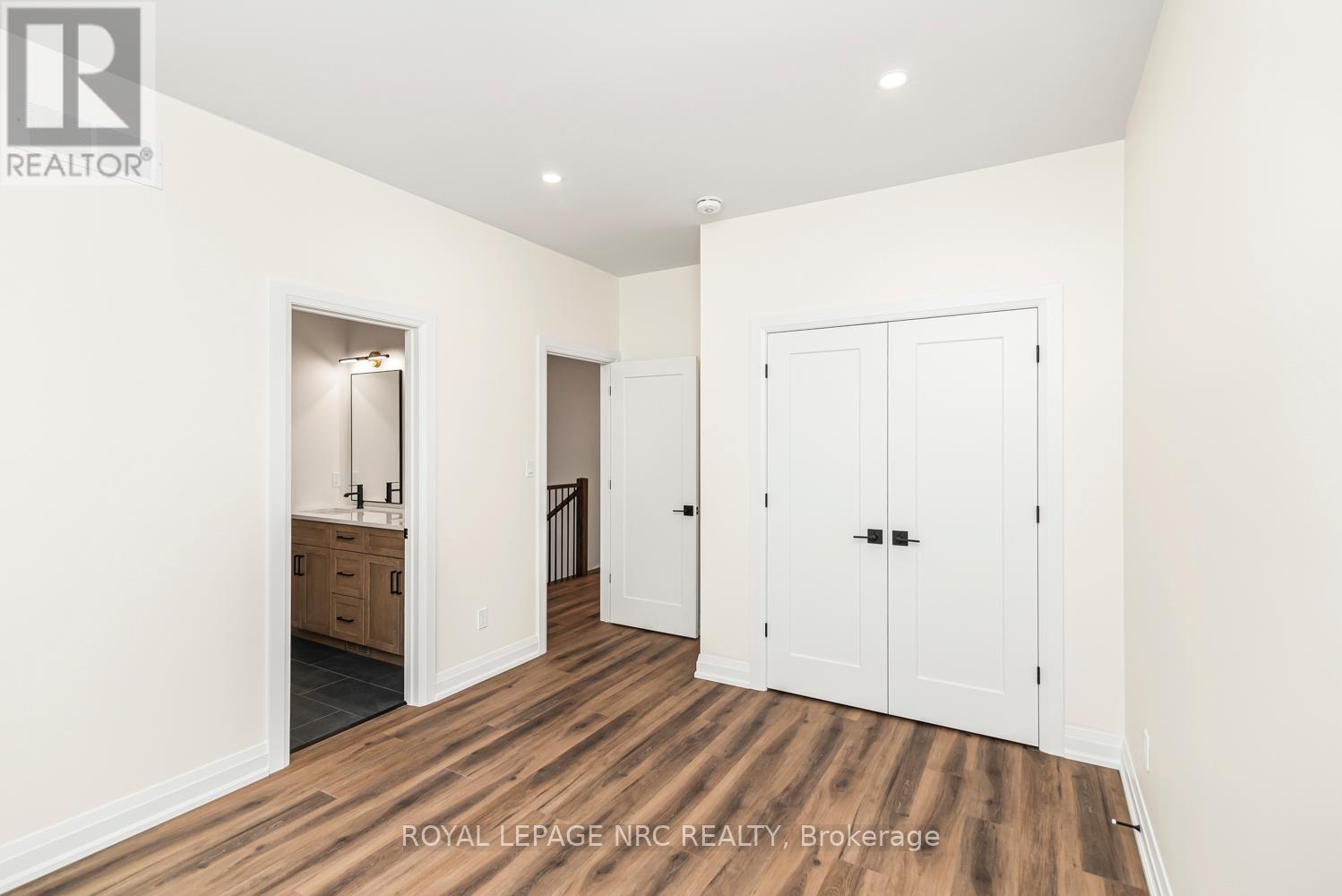 












4180 FLY ROAD

,
Lincoln (Escarpment),




Ontario
L0R1G0

