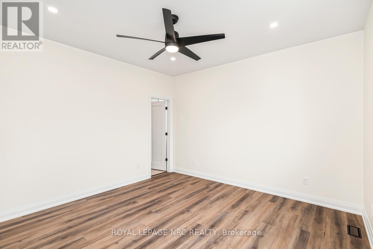 












4180 FLY ROAD

,
Lincoln (Escarpment),




Ontario
L0R1G0

